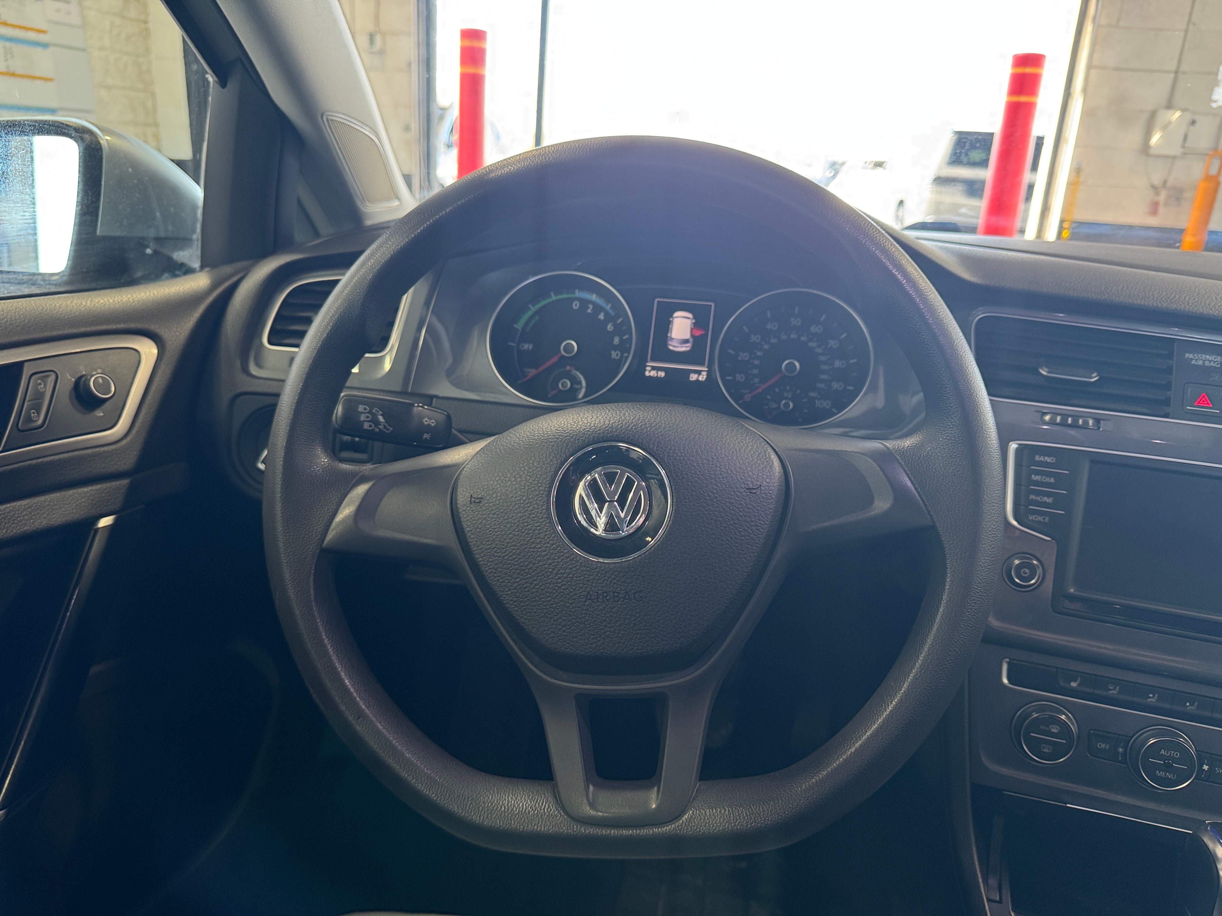 2016 Volkswagen e-Golf SE 5