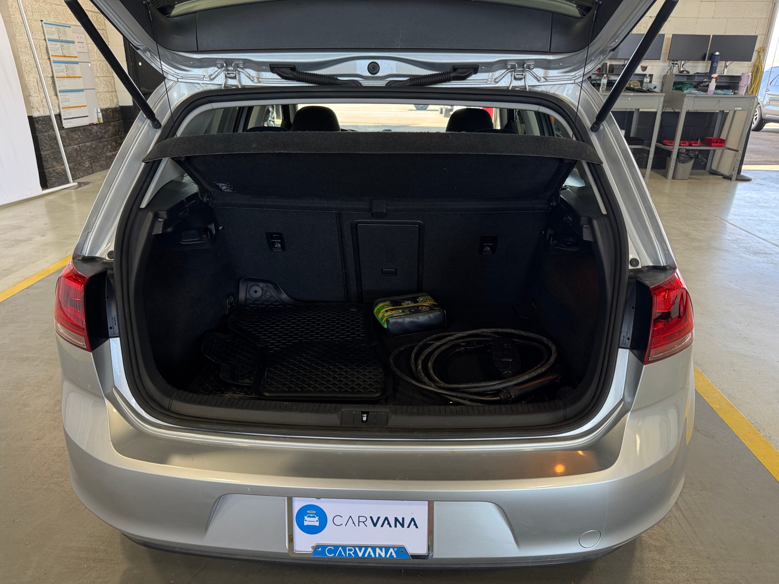 Thumbnail: 2016 Volkswagen e-Golf - 7