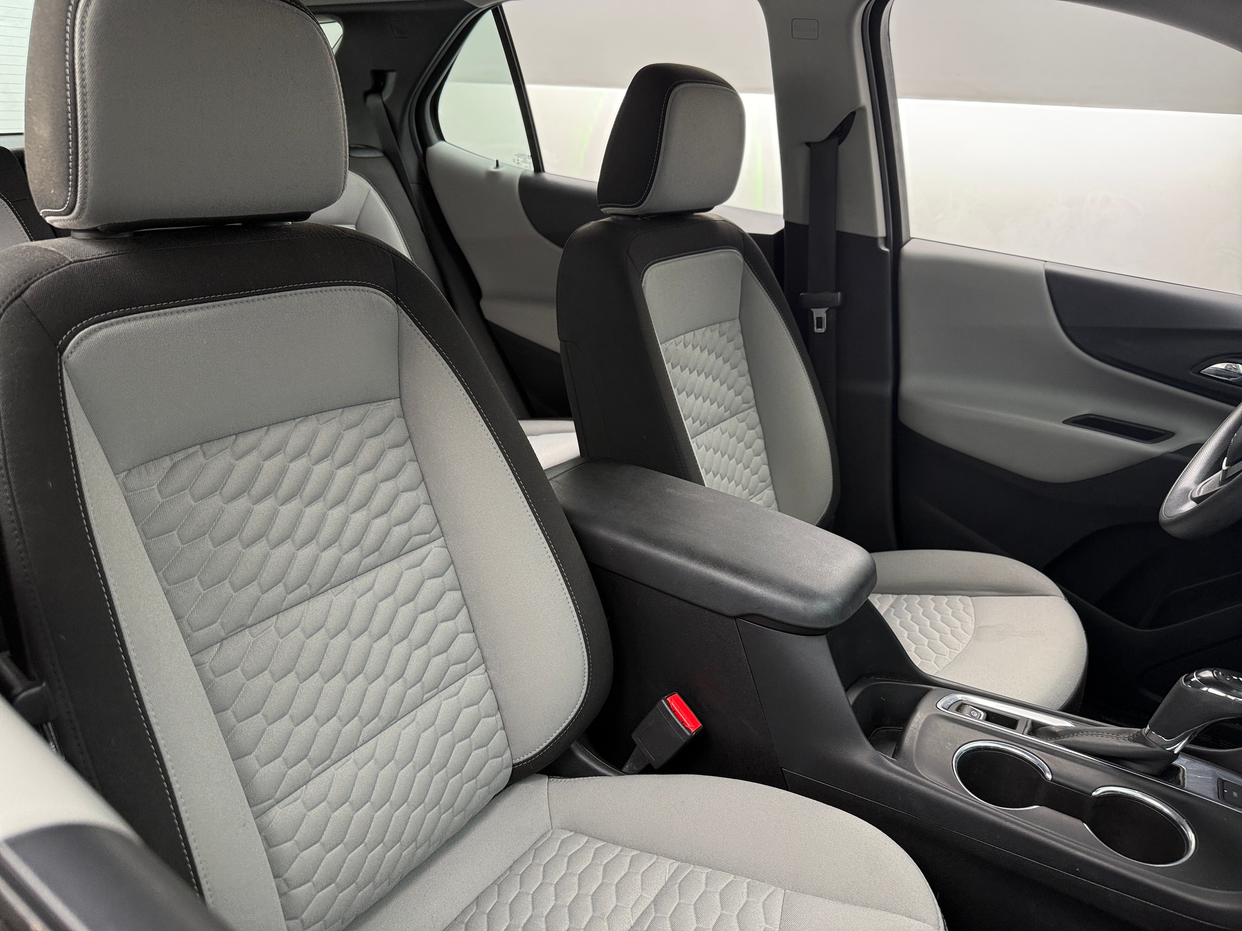 2020 Chevrolet Equinox LS 2