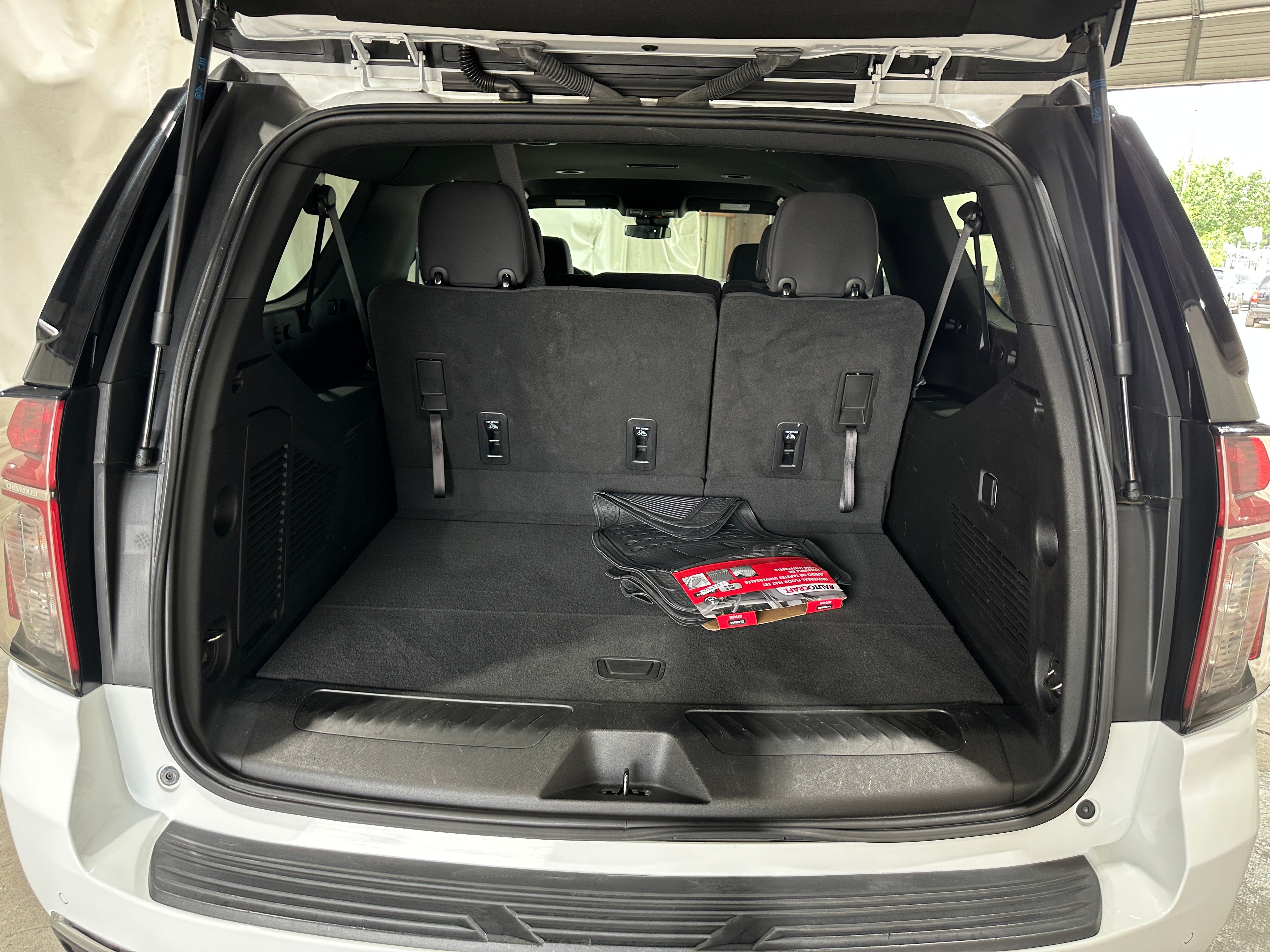 2023 Chevrolet Suburban LS 7