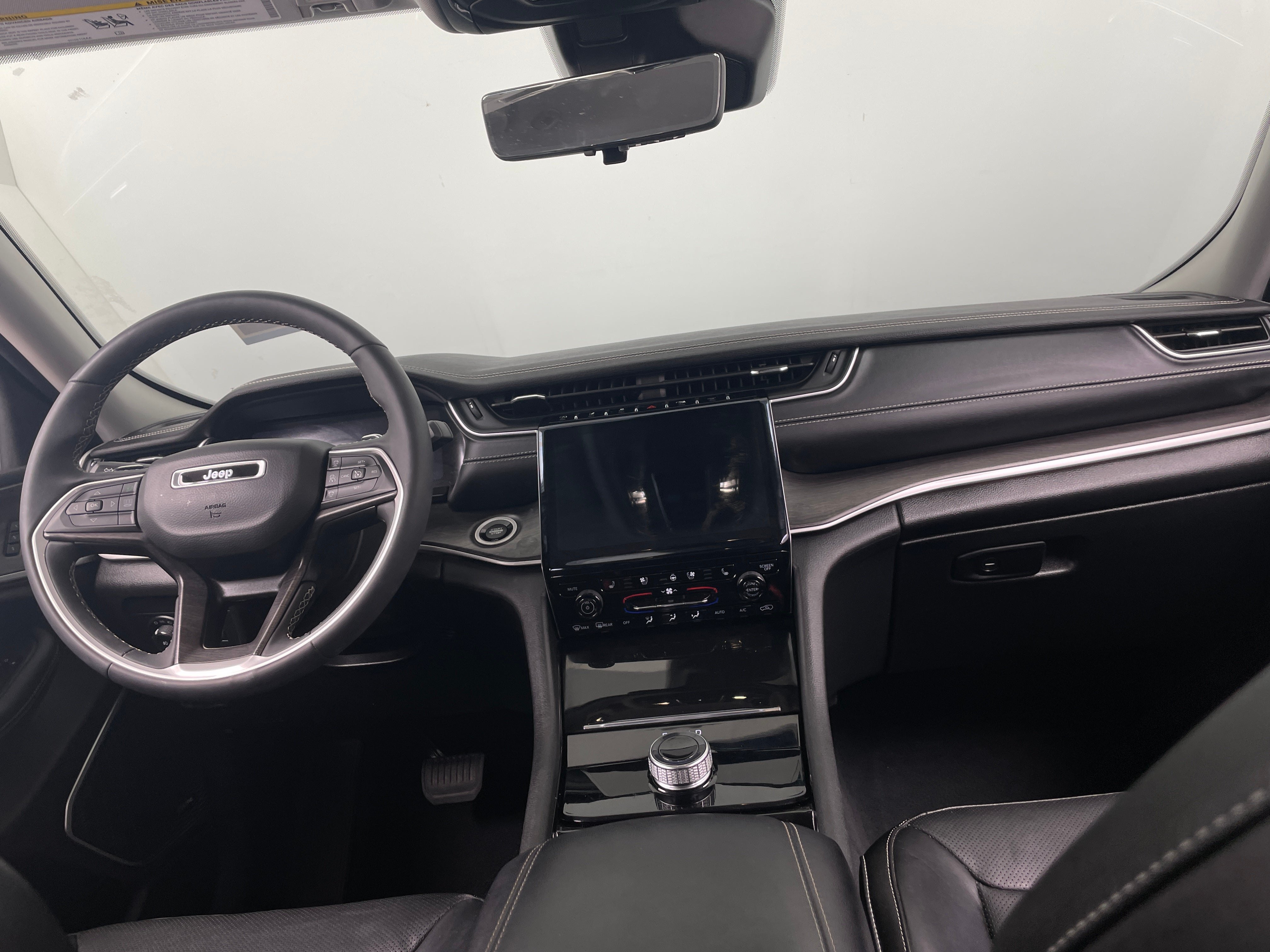2023 Jeep Grand Cherokee Limited Edition 2