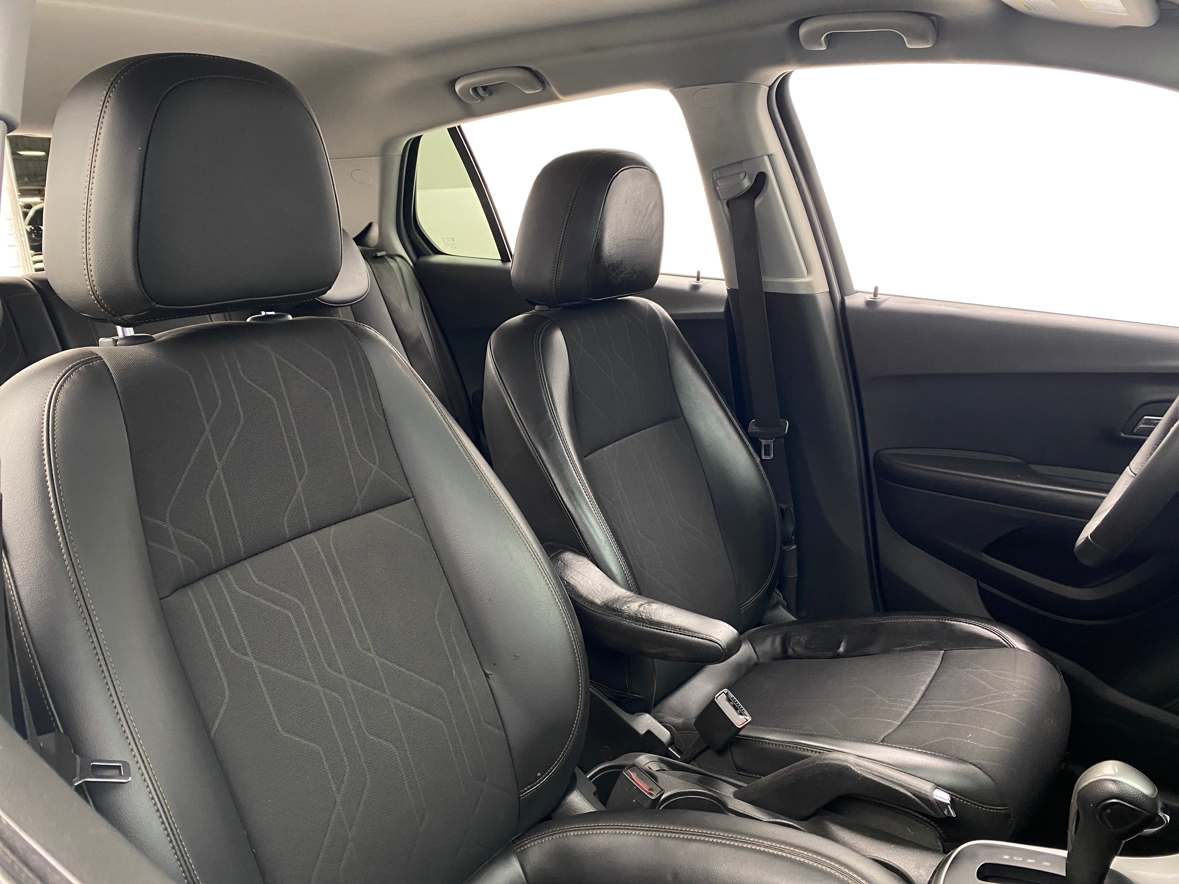 2022 Chevrolet Trax LT 2