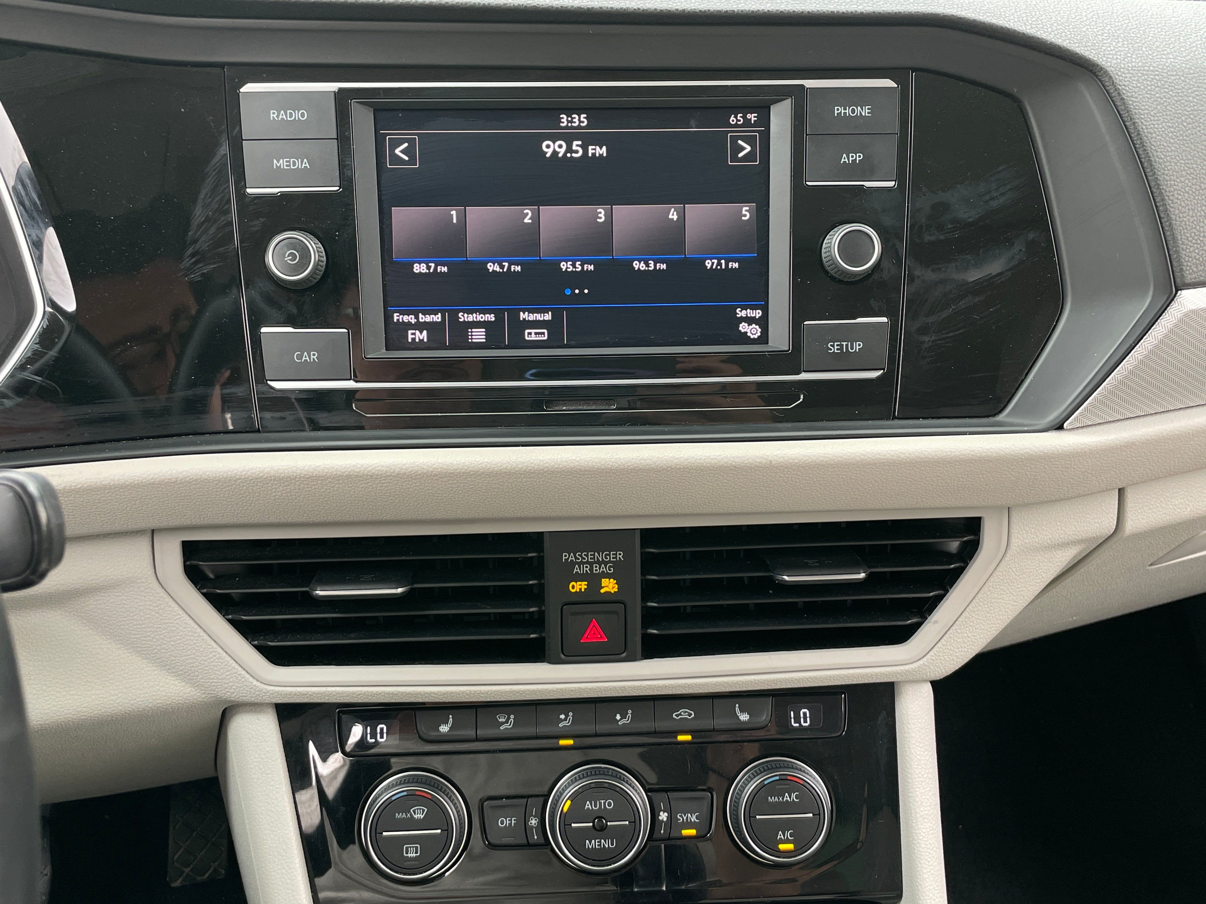 2019 Volkswagen Jetta SE 3