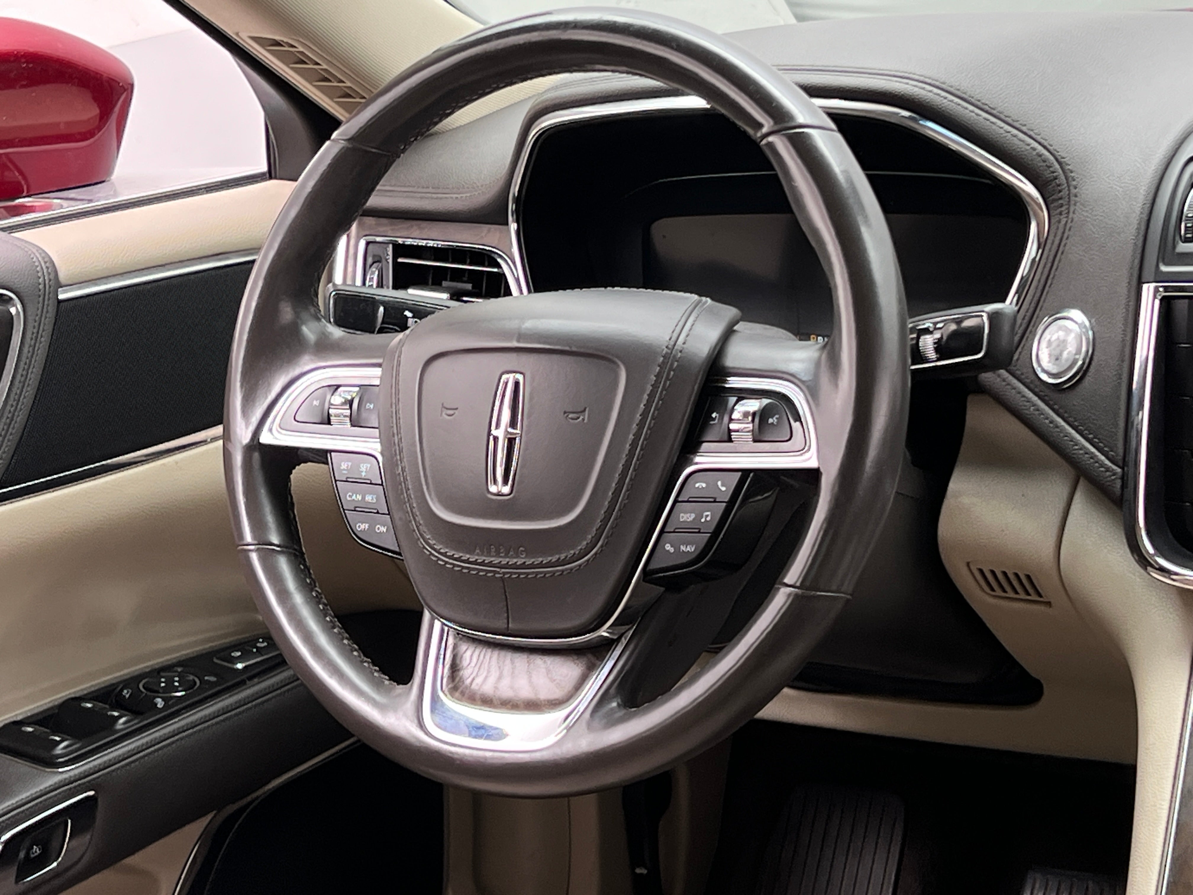2017 Lincoln Continental Select 4