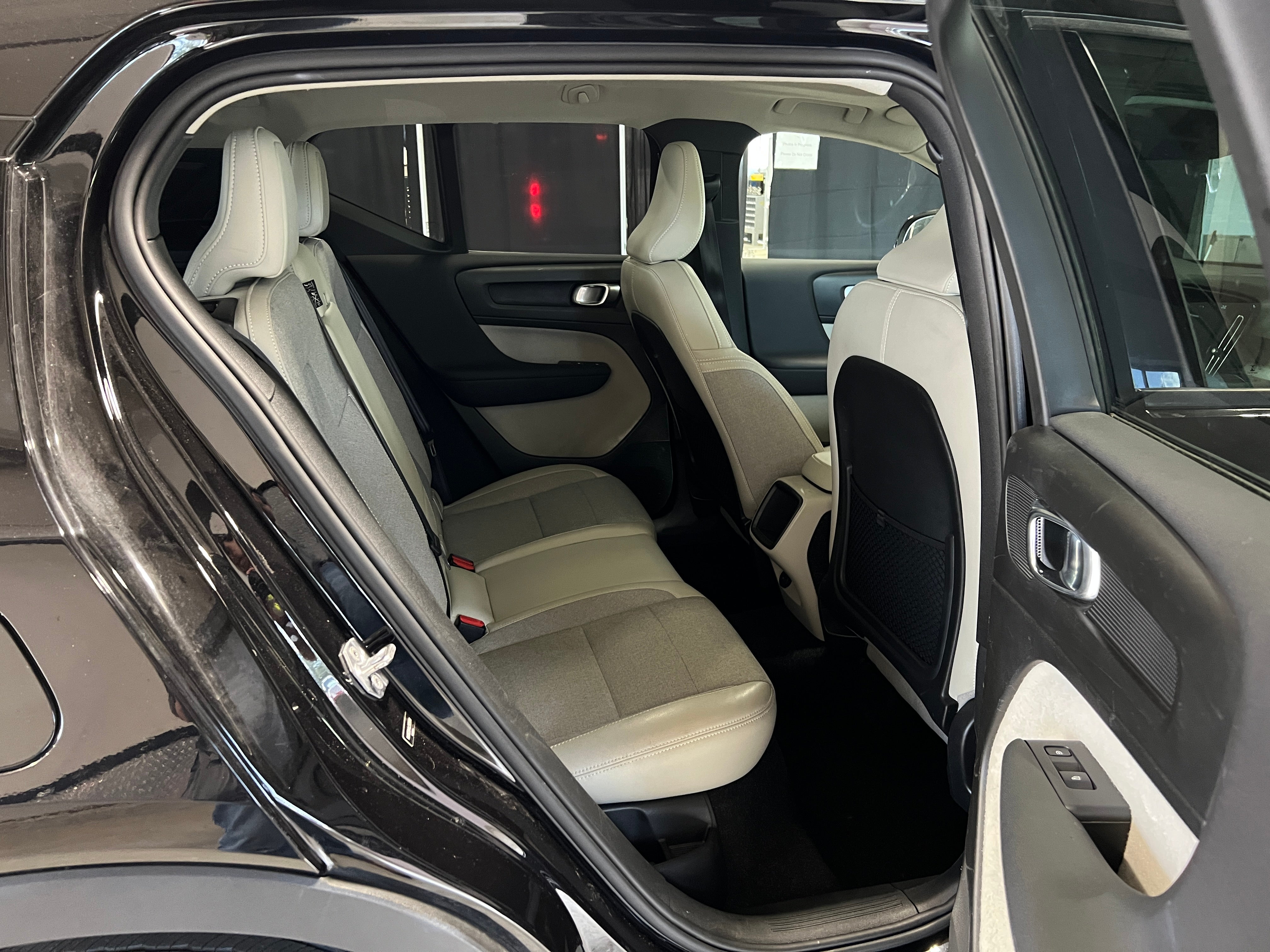 2020 Volvo XC40 T5 Momentum 6