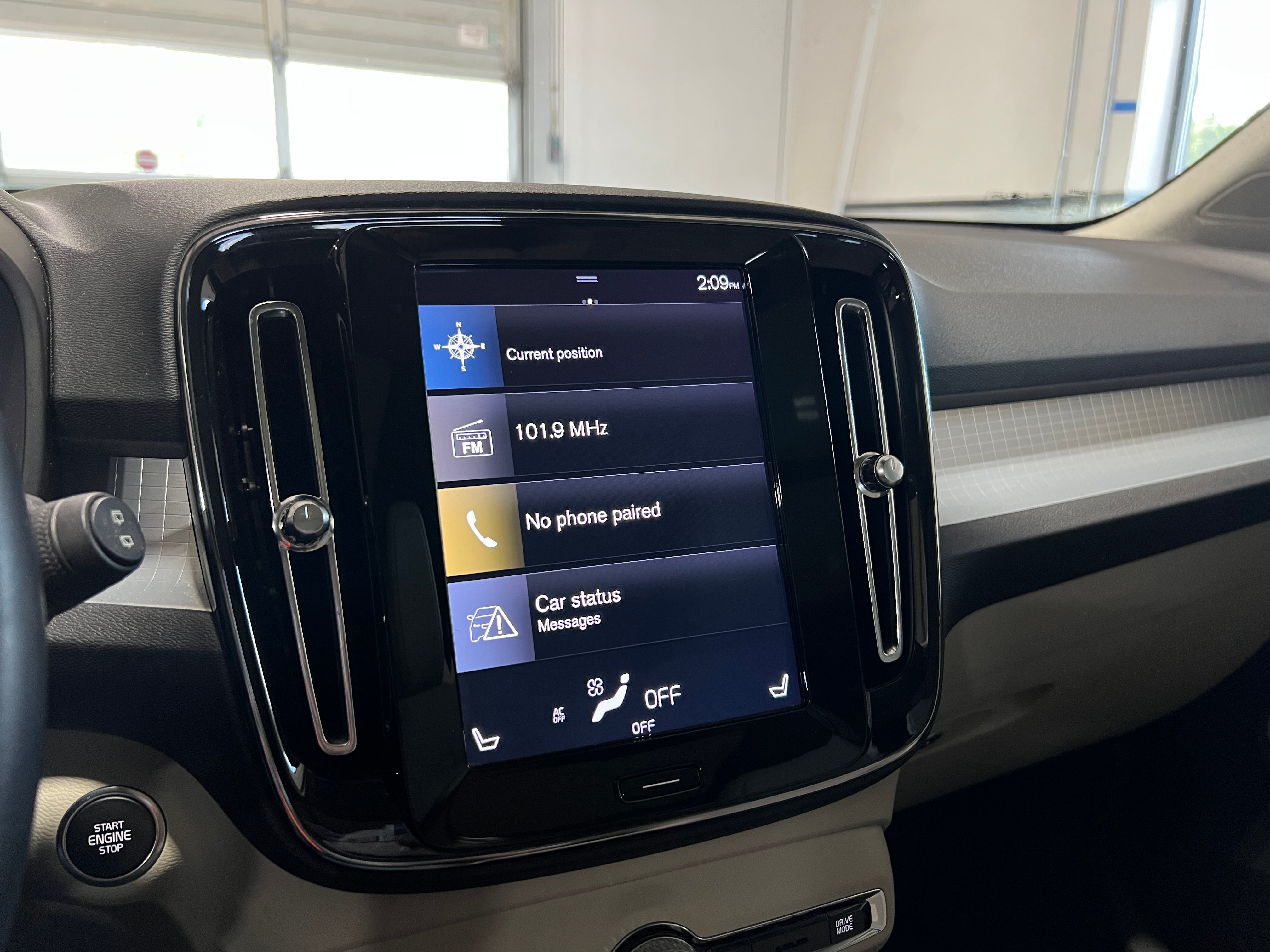 2020 Volvo XC40 T5 Momentum 4