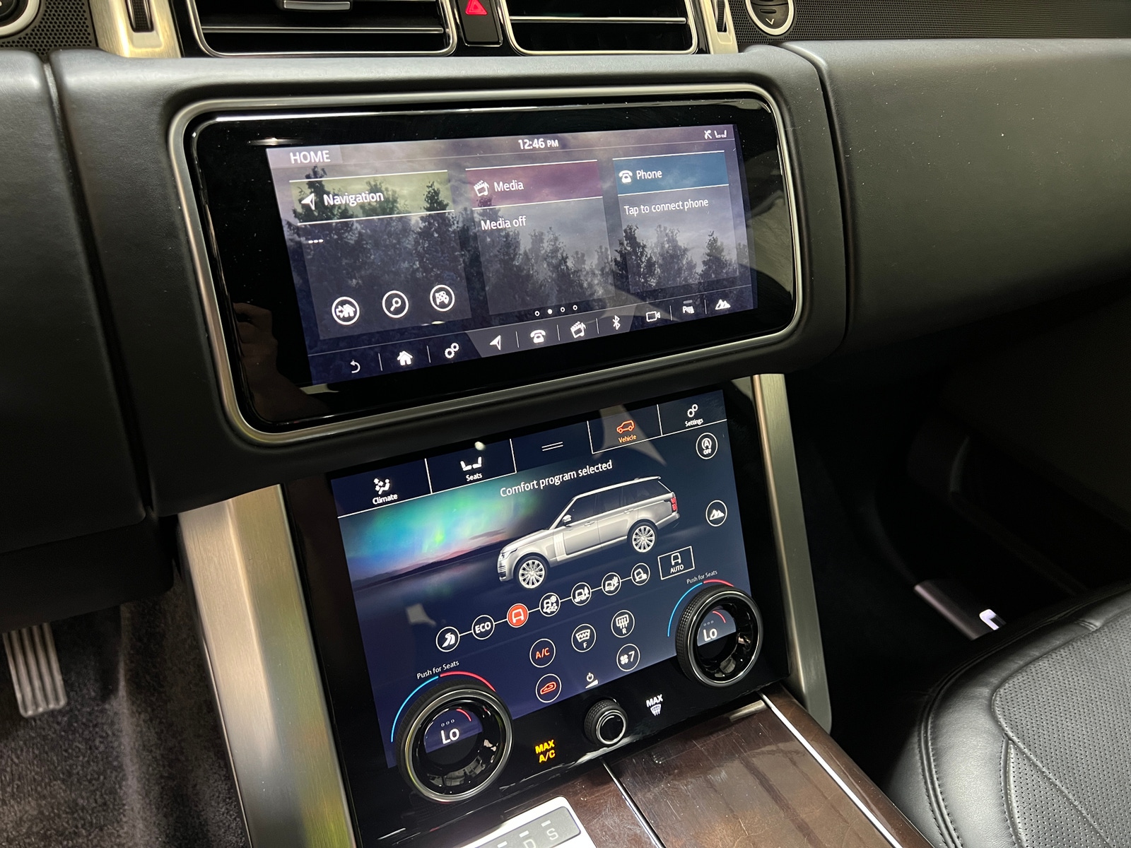 Thumbnail: 2018 Land Rover Range Rover - 3