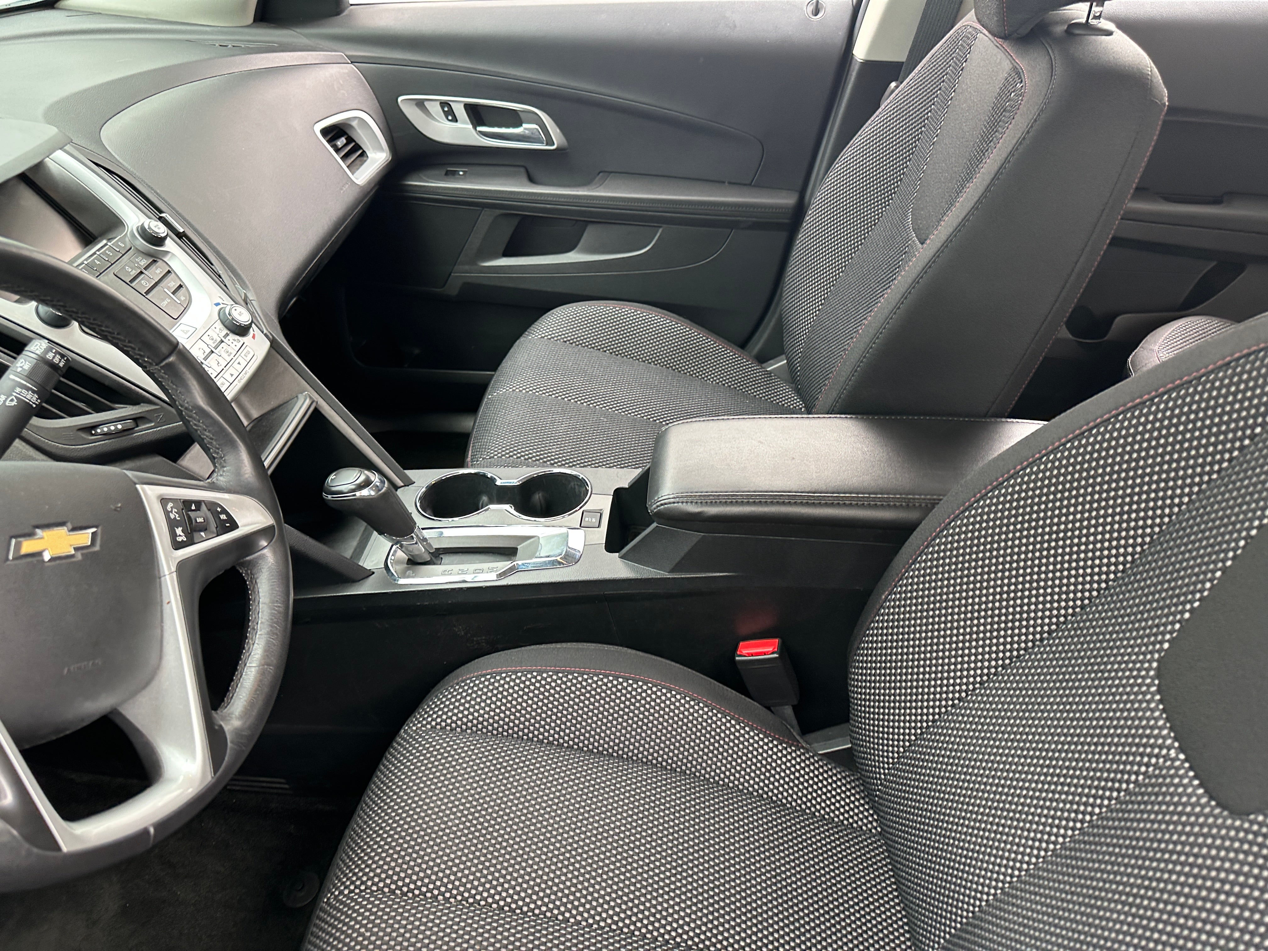 2017 Chevrolet Equinox LT 2