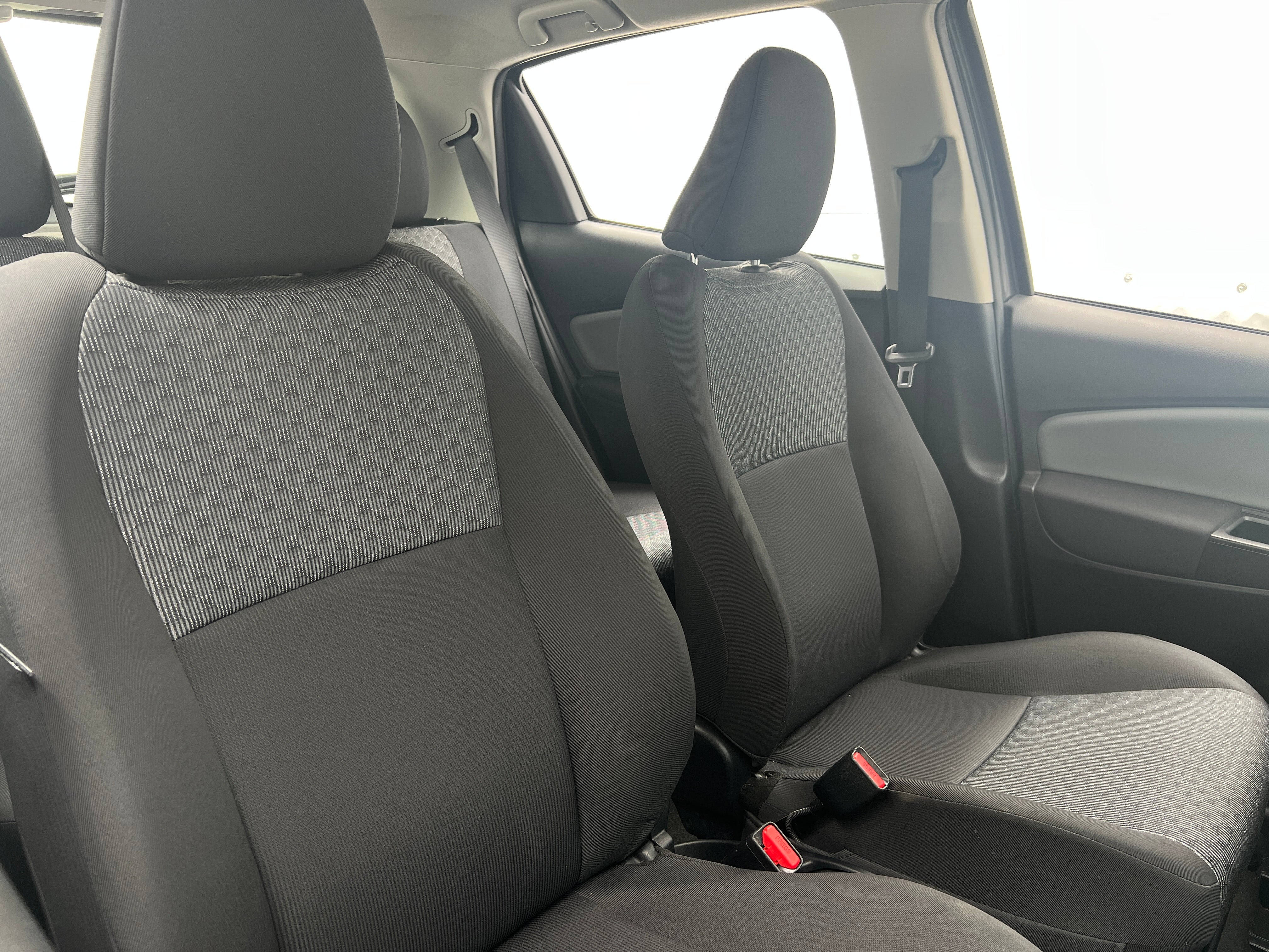 2015 Toyota Yaris LE 2