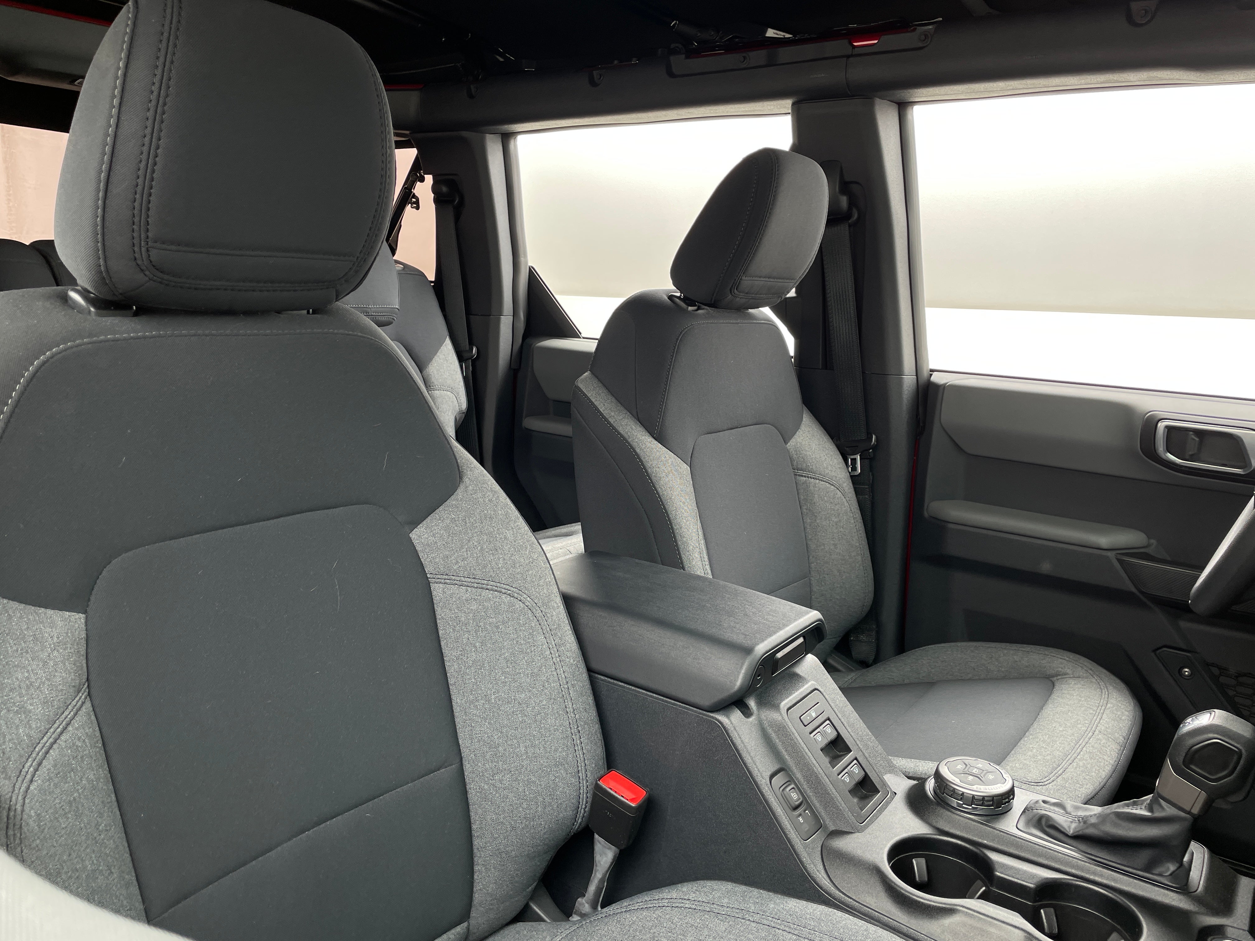 2021 Ford Bronco Base 2