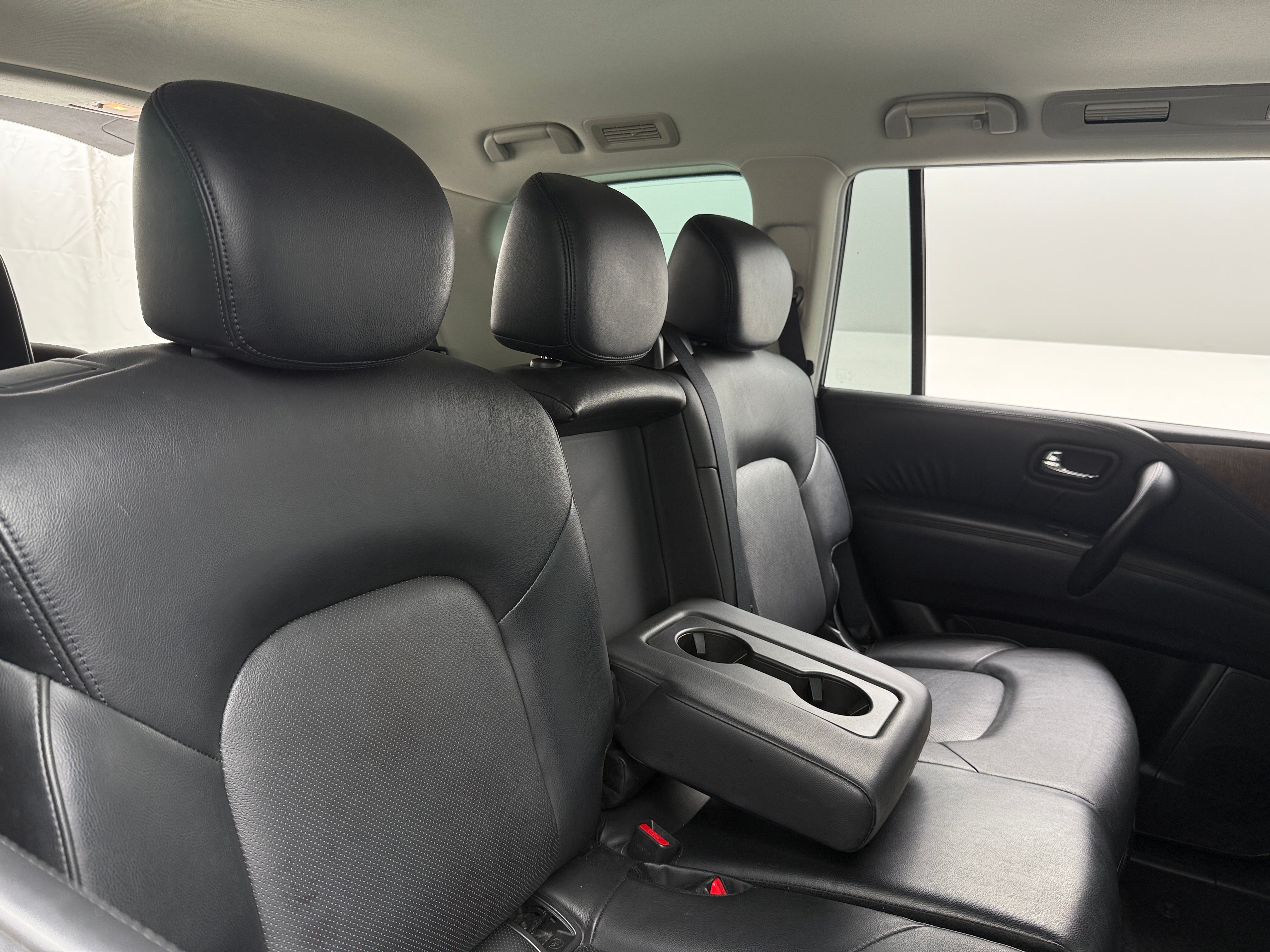 2023 Nissan Armada SL 5