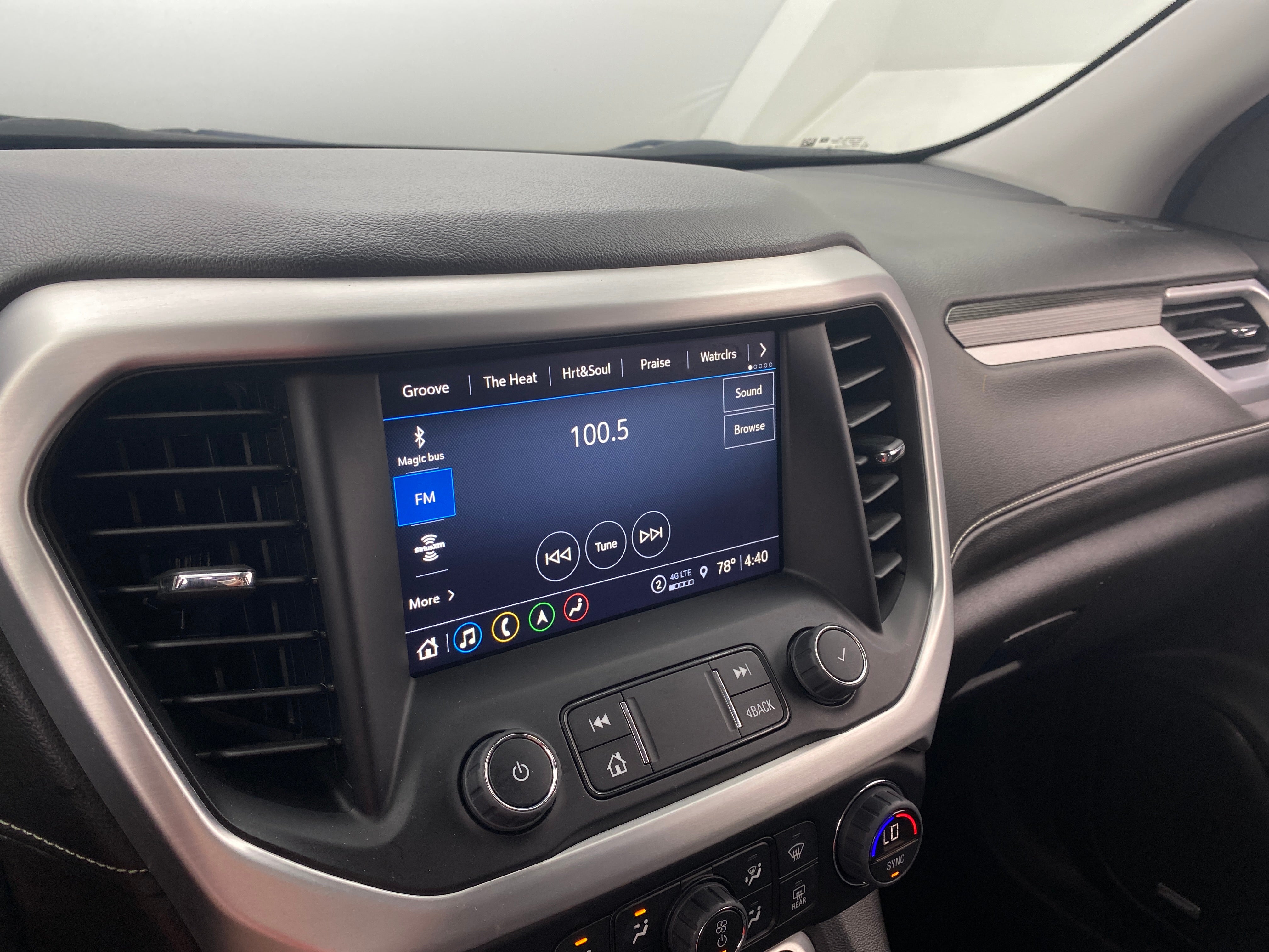 2023 GMC Acadia SLT 3