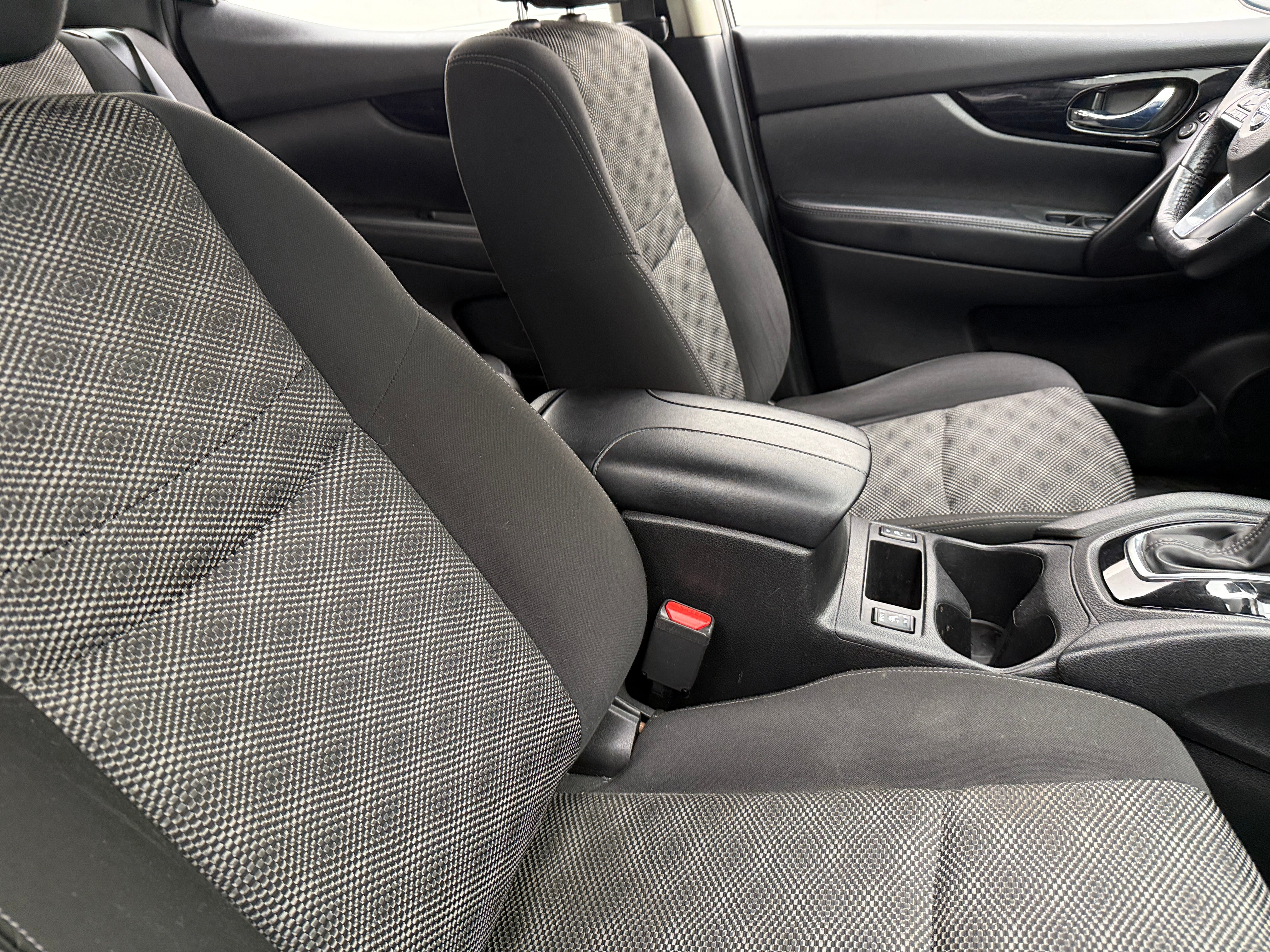 2019 Nissan Rogue Sport SV 2