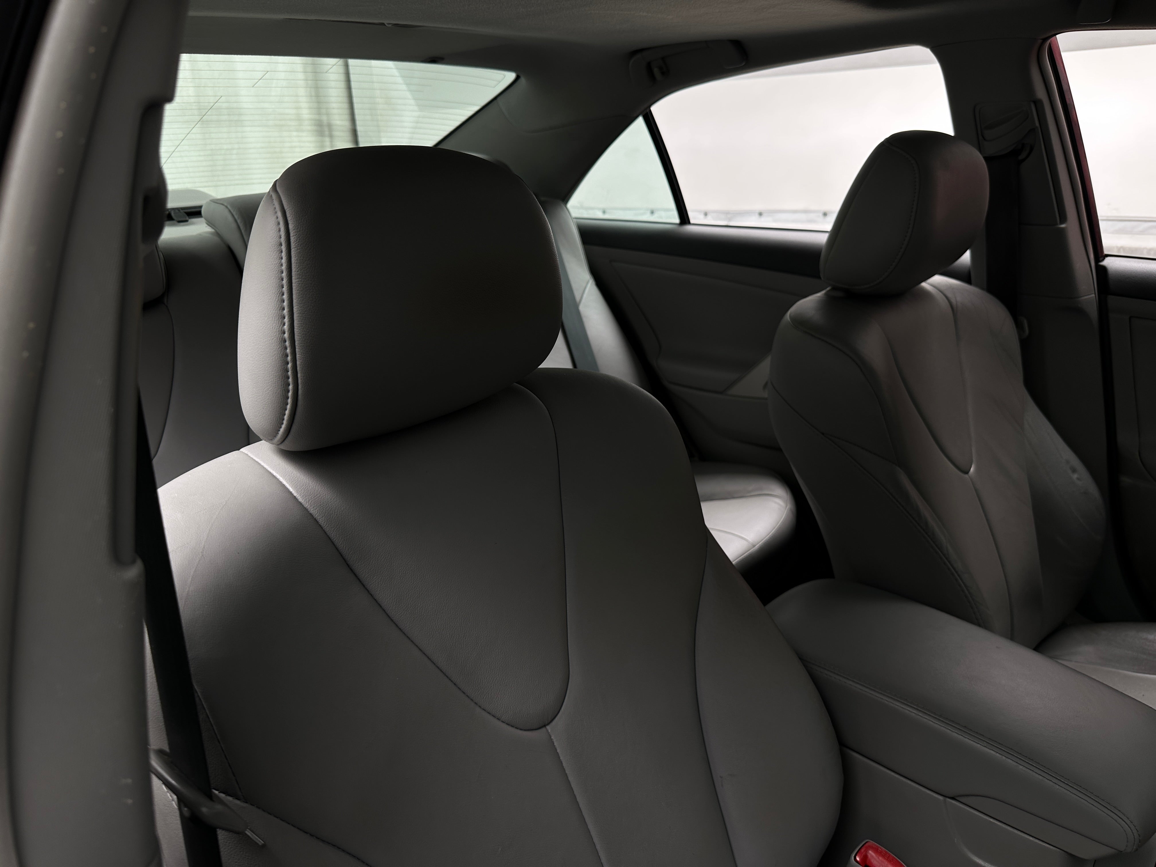 2011 Toyota Camry XLE 2