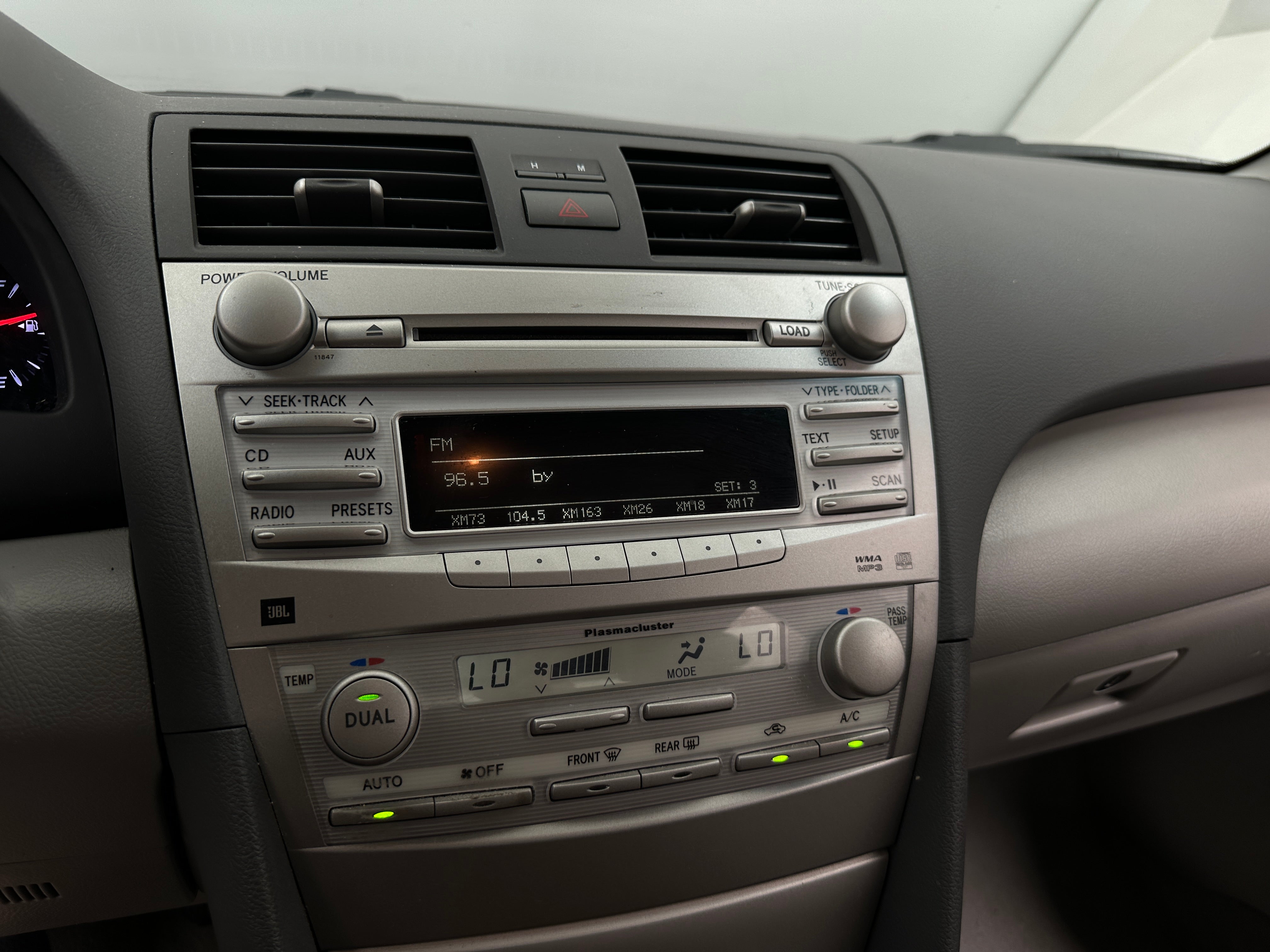 2011 Toyota Camry XLE 4