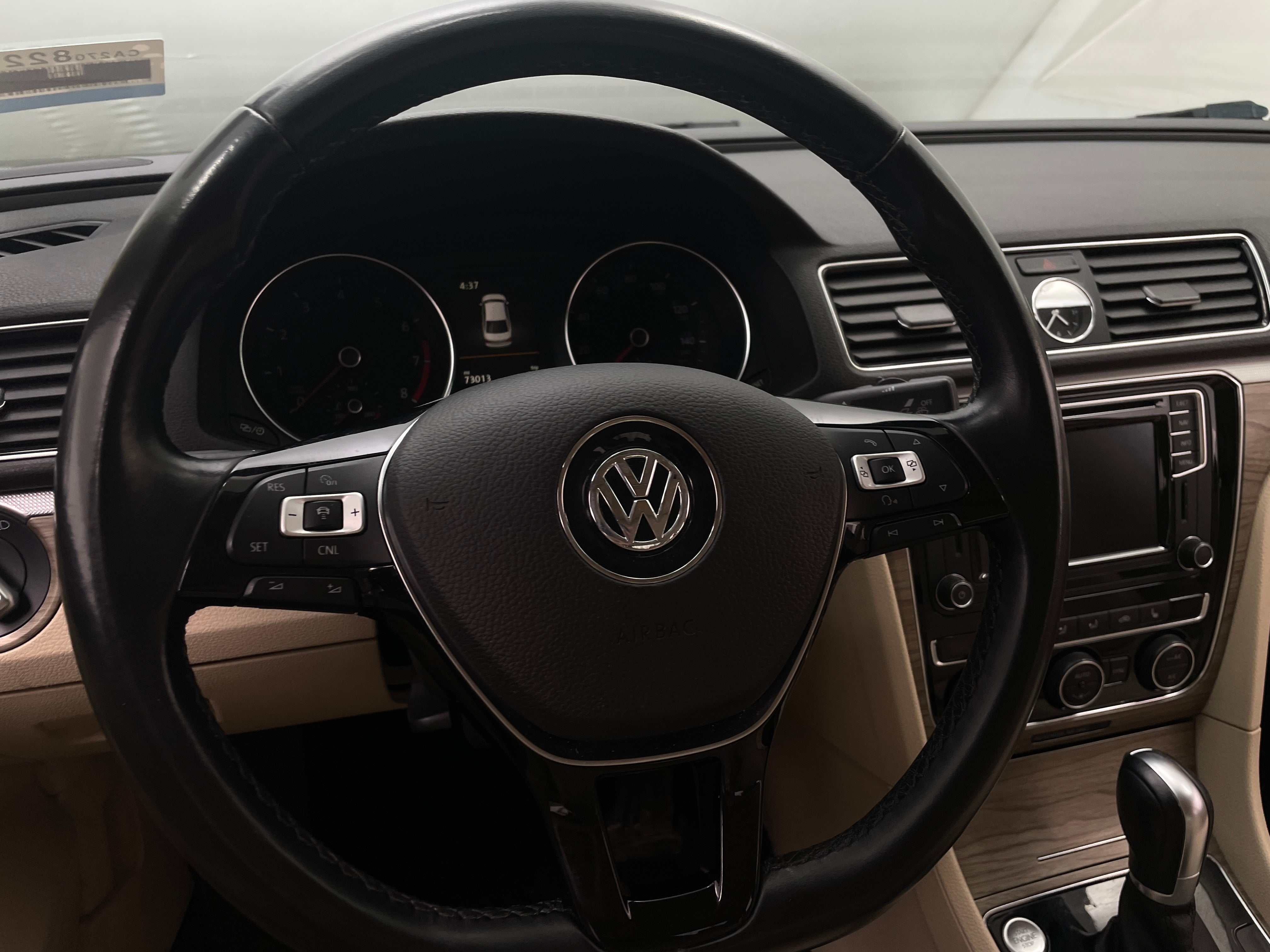 2017 Volkswagen Passat SE 4