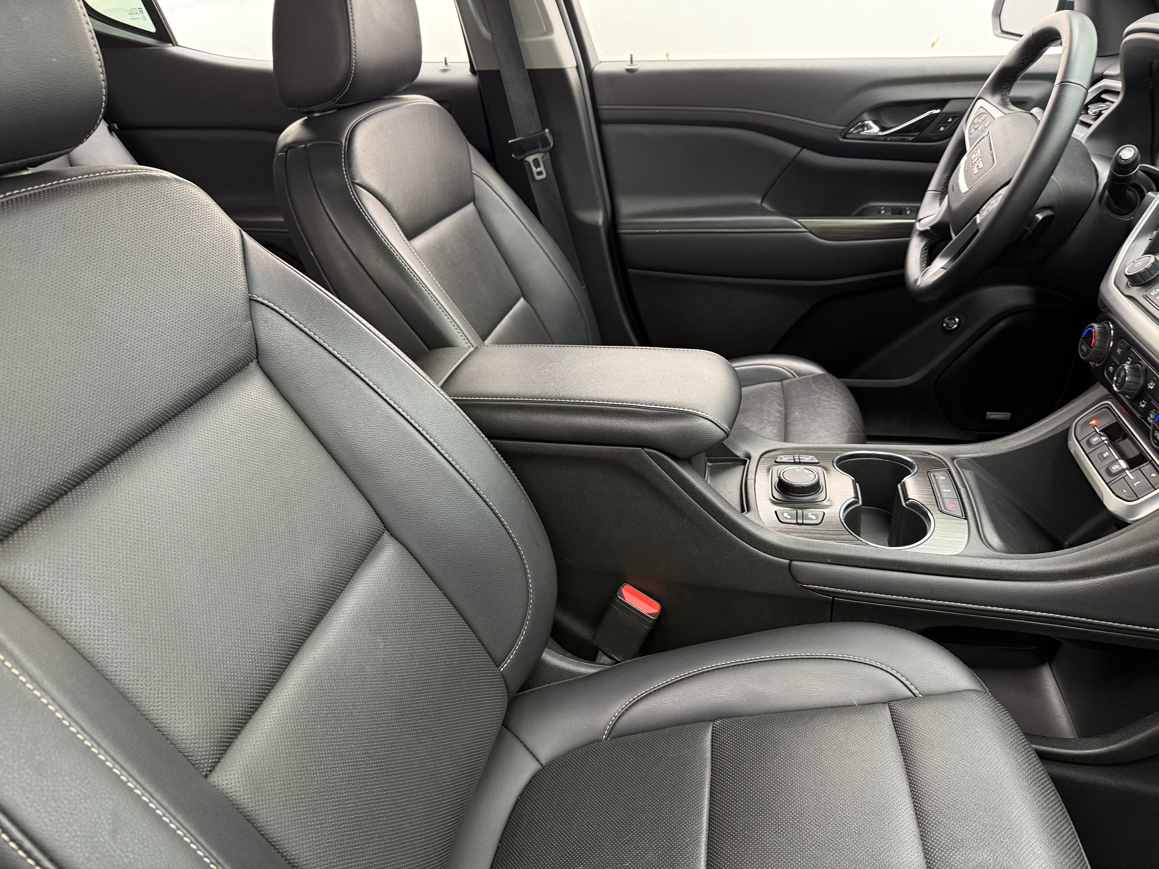 2023 GMC Acadia SLT 2