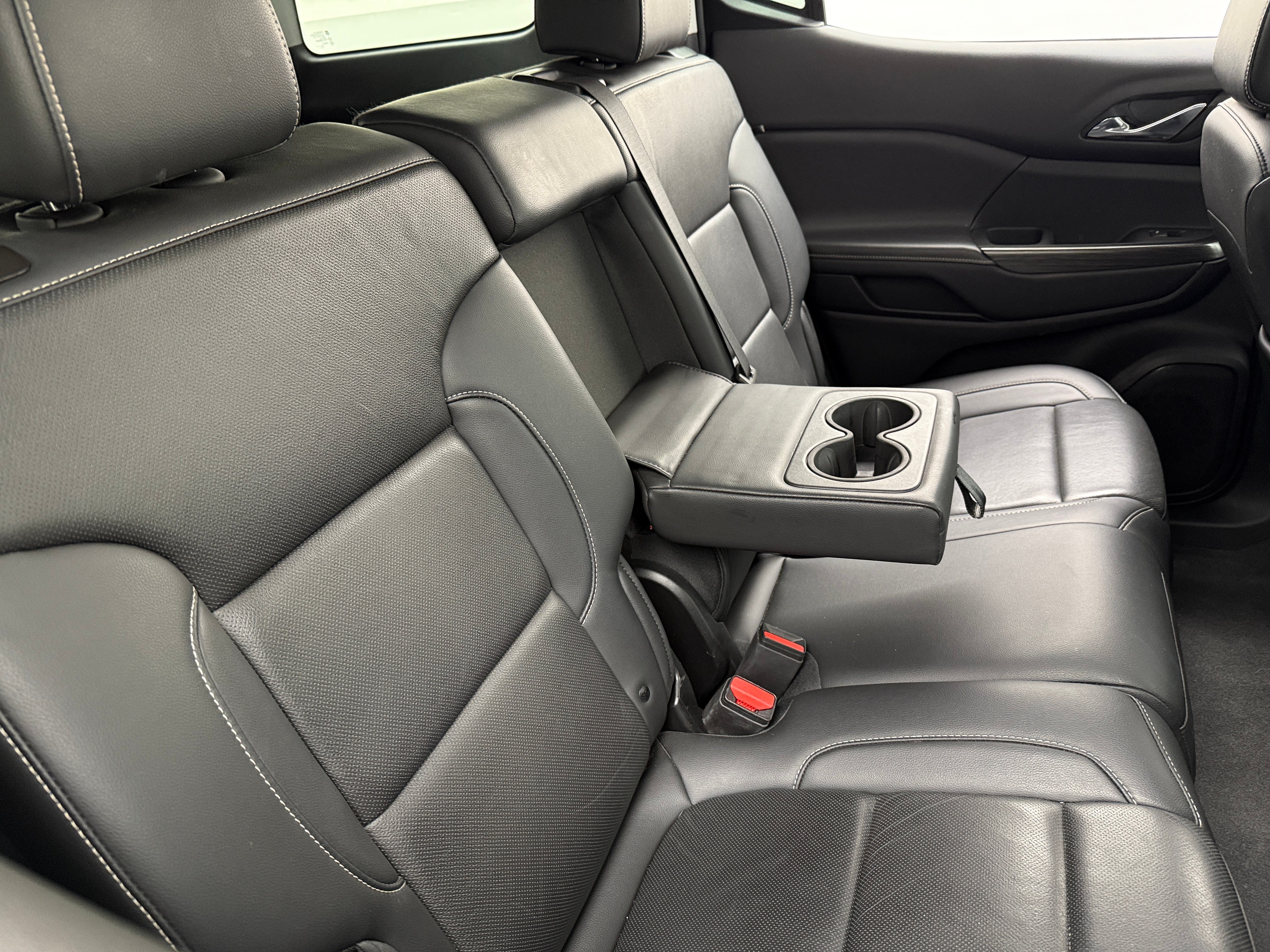 2023 GMC Acadia SLT 6