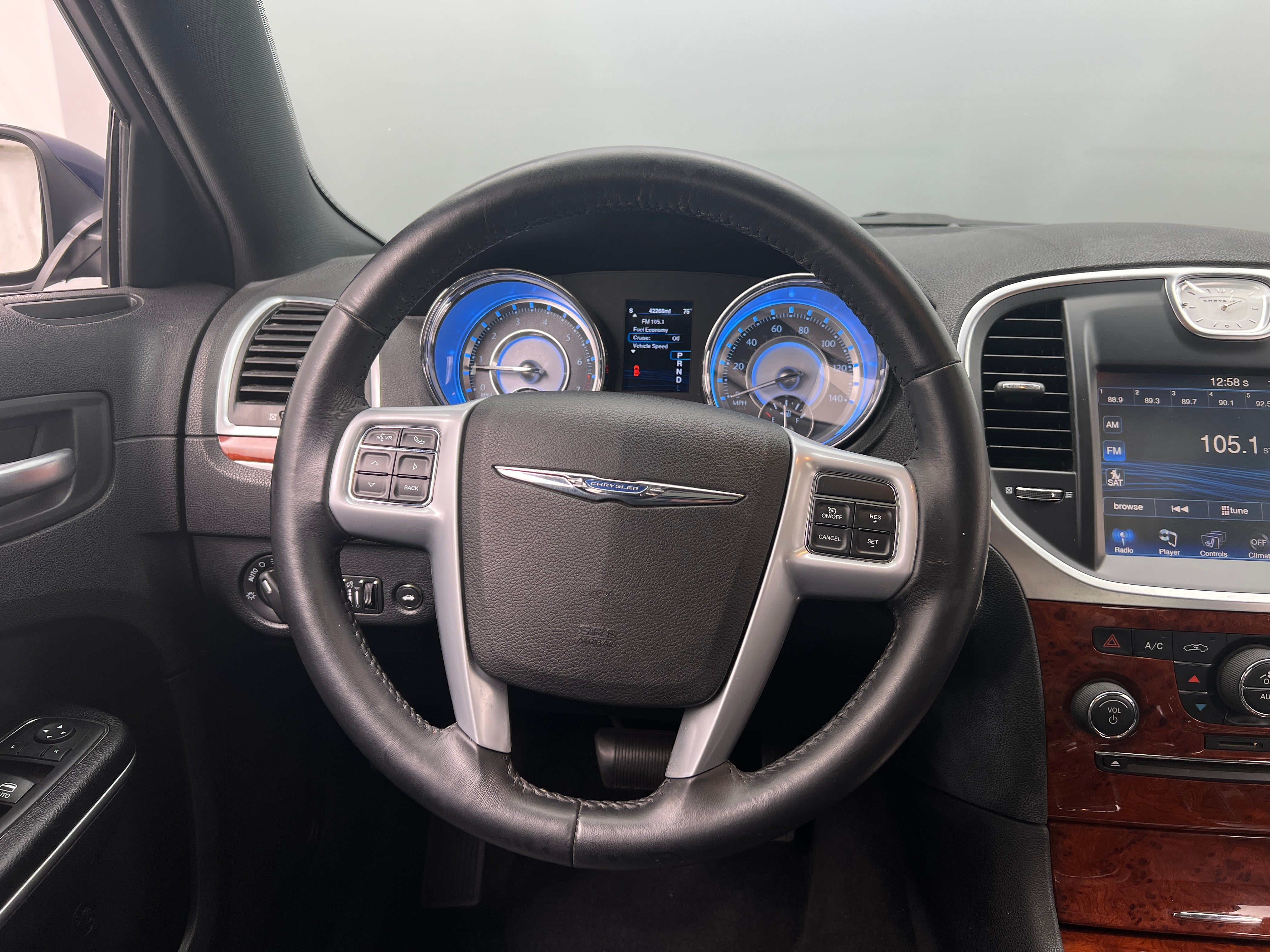 2014 Chrysler 300  4