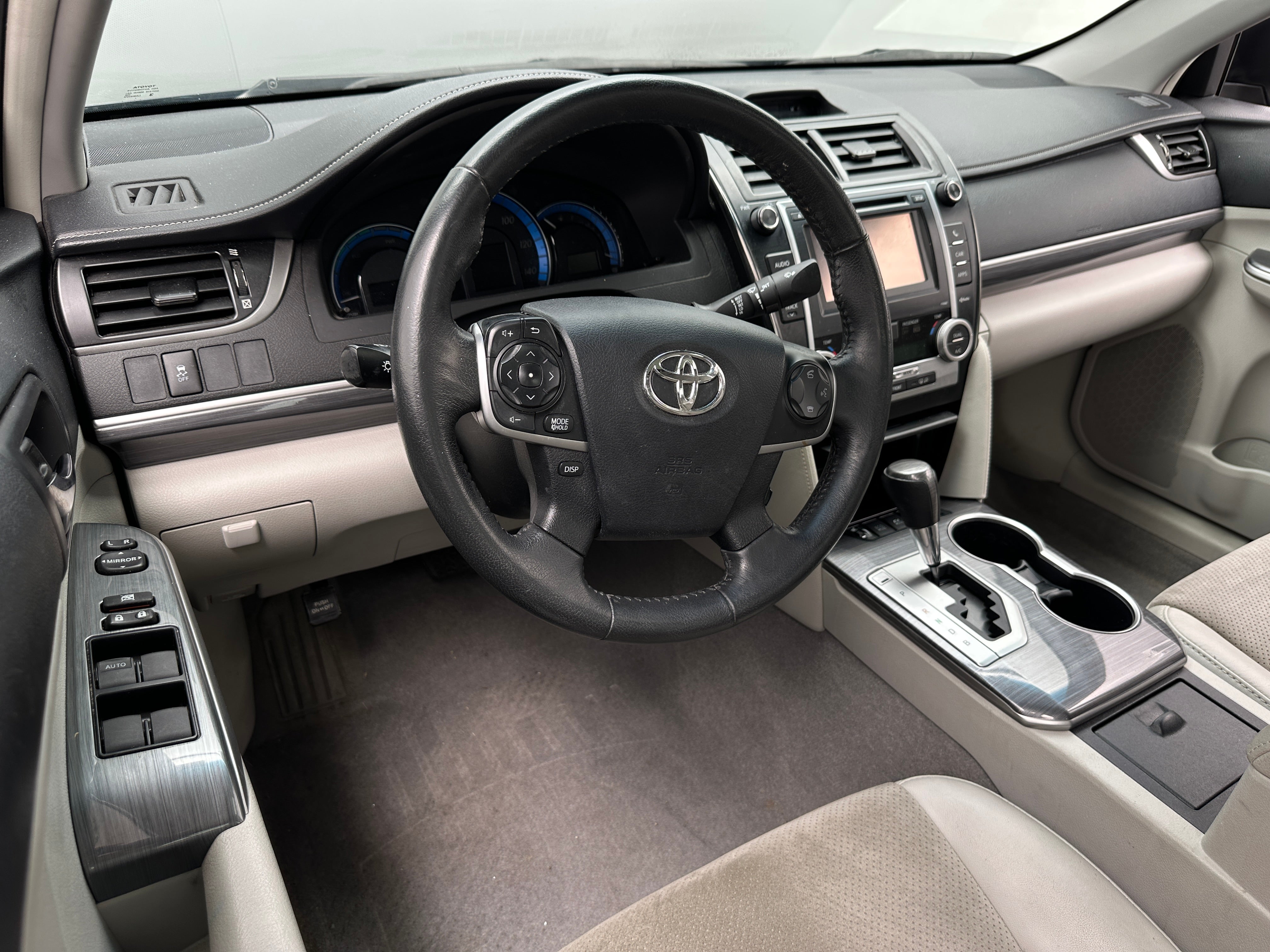 2012 Toyota Camry XLE 2