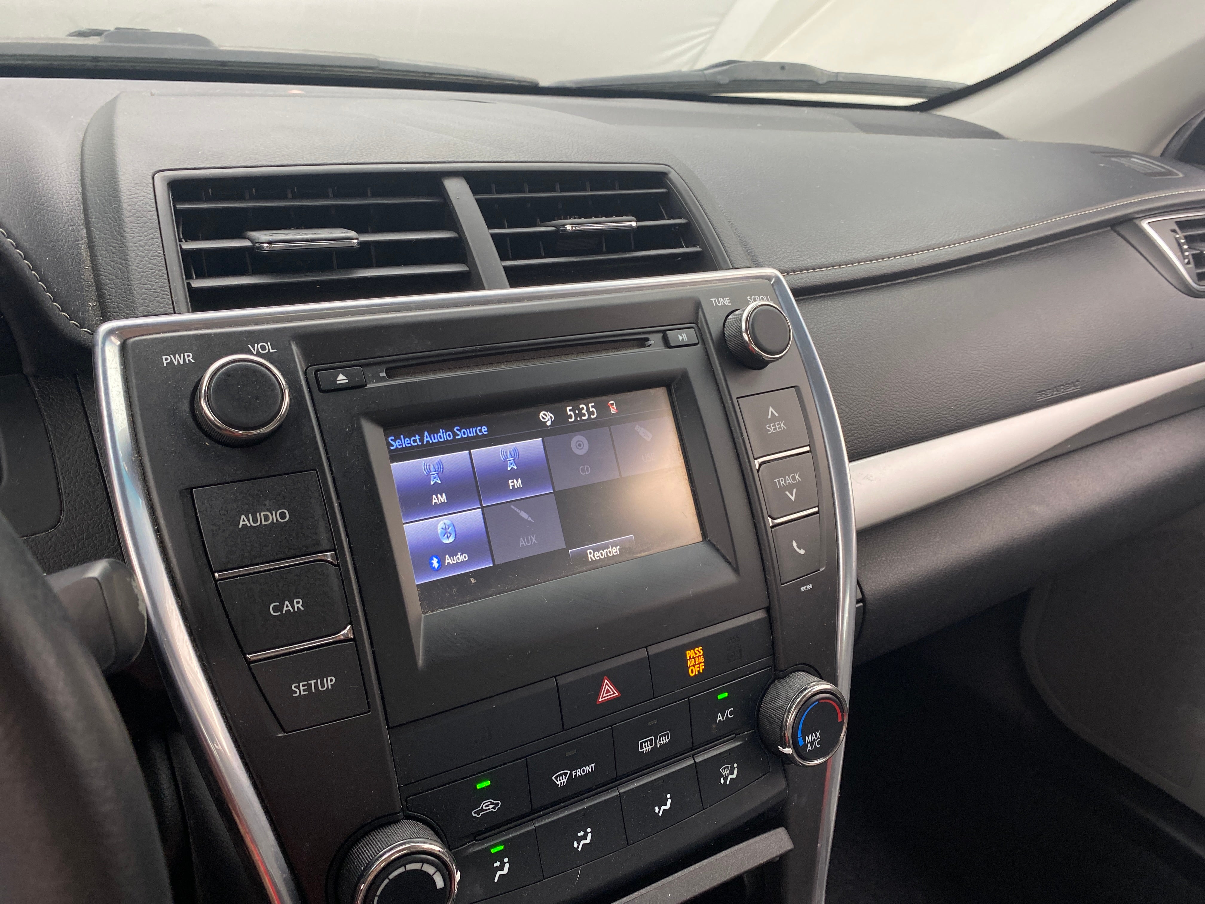 2015 Toyota Camry SE 4