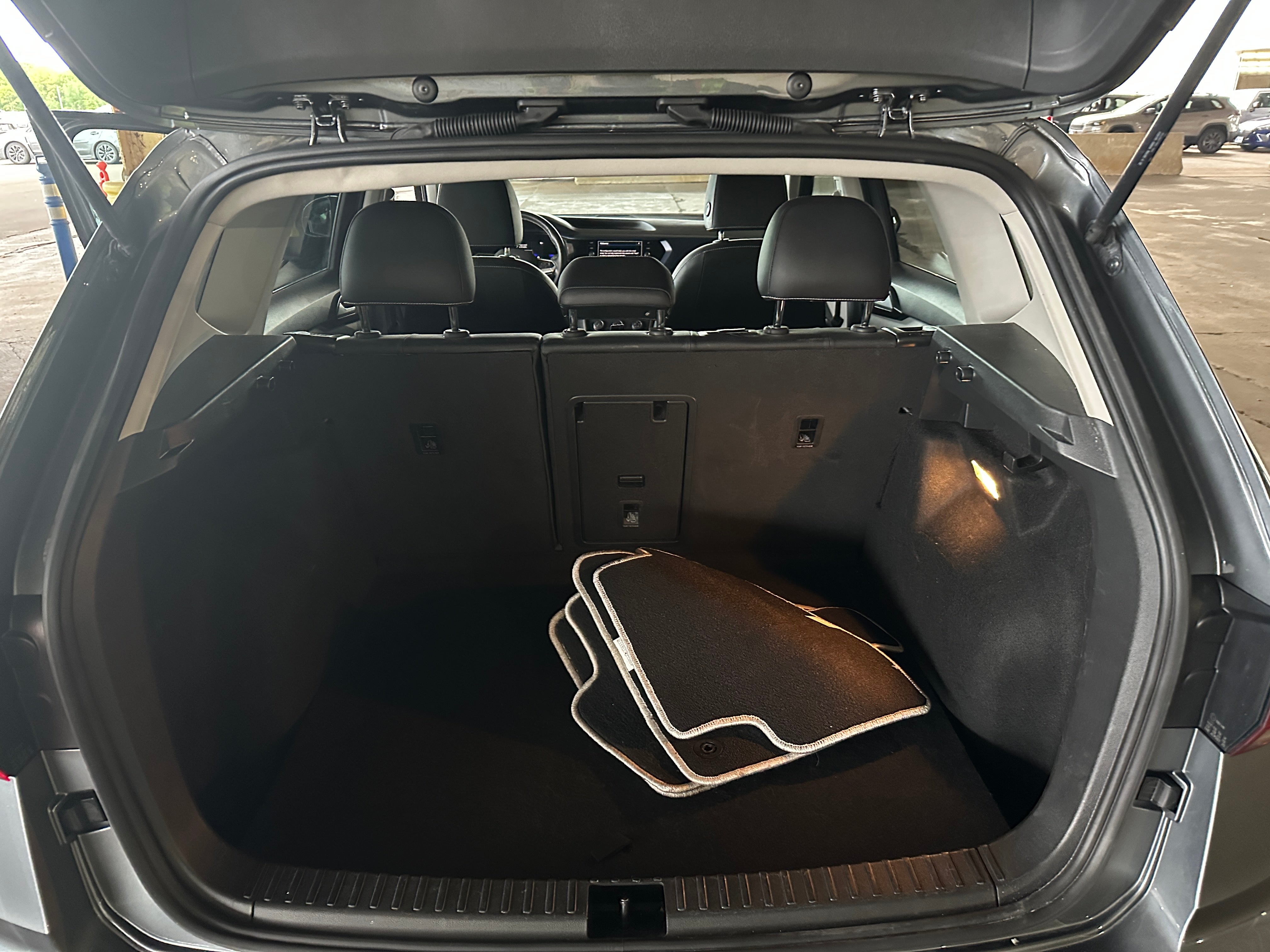 2022 Volkswagen Taos SE 6