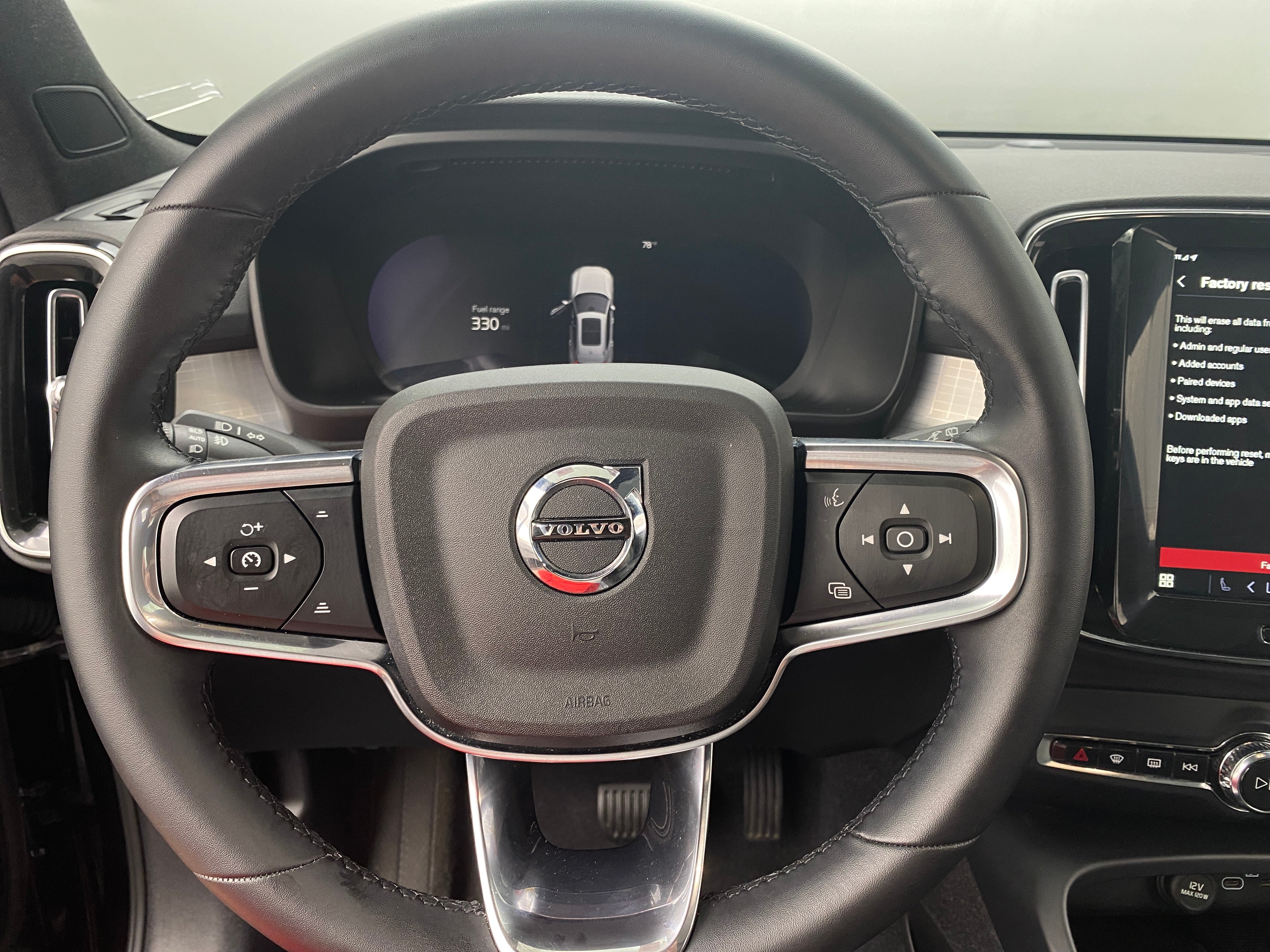 2024 Volvo XC40 B5 Core 5