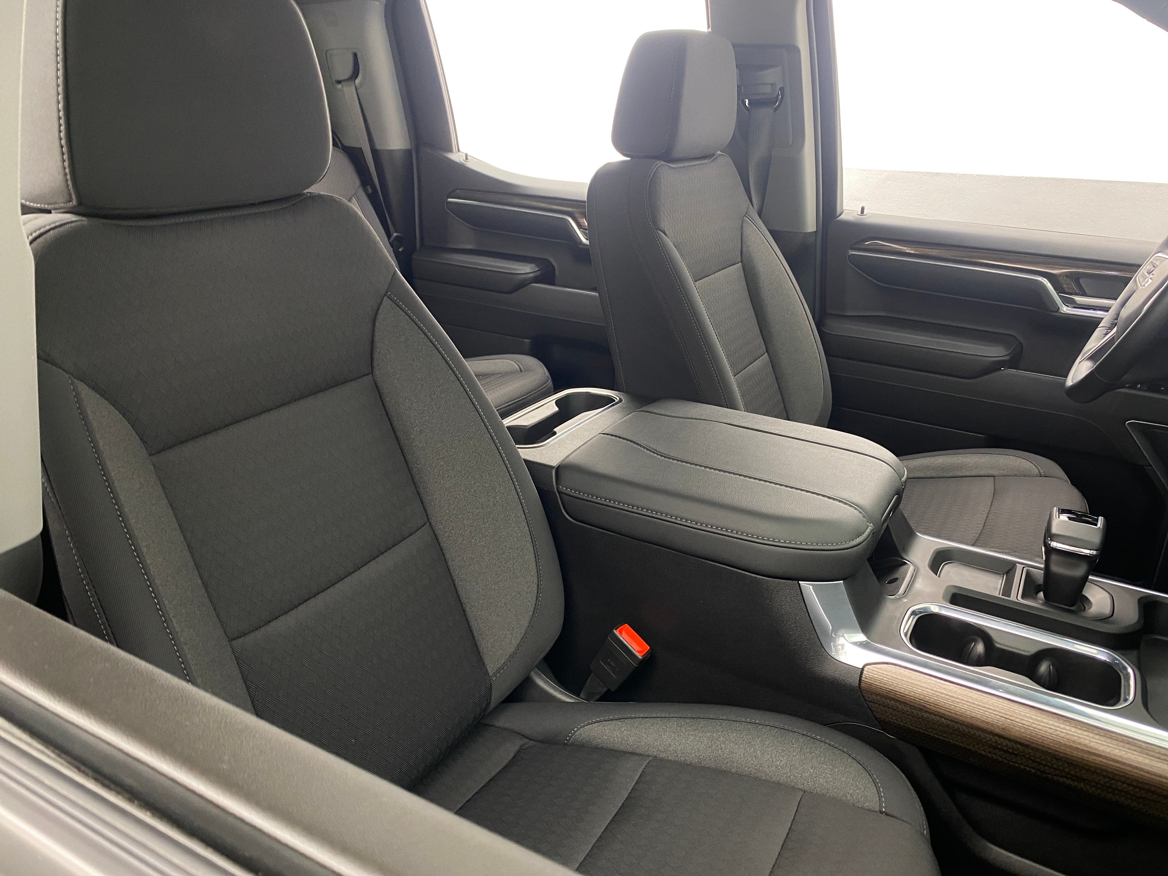 2024 Chevrolet Silverado 1500 RST 2