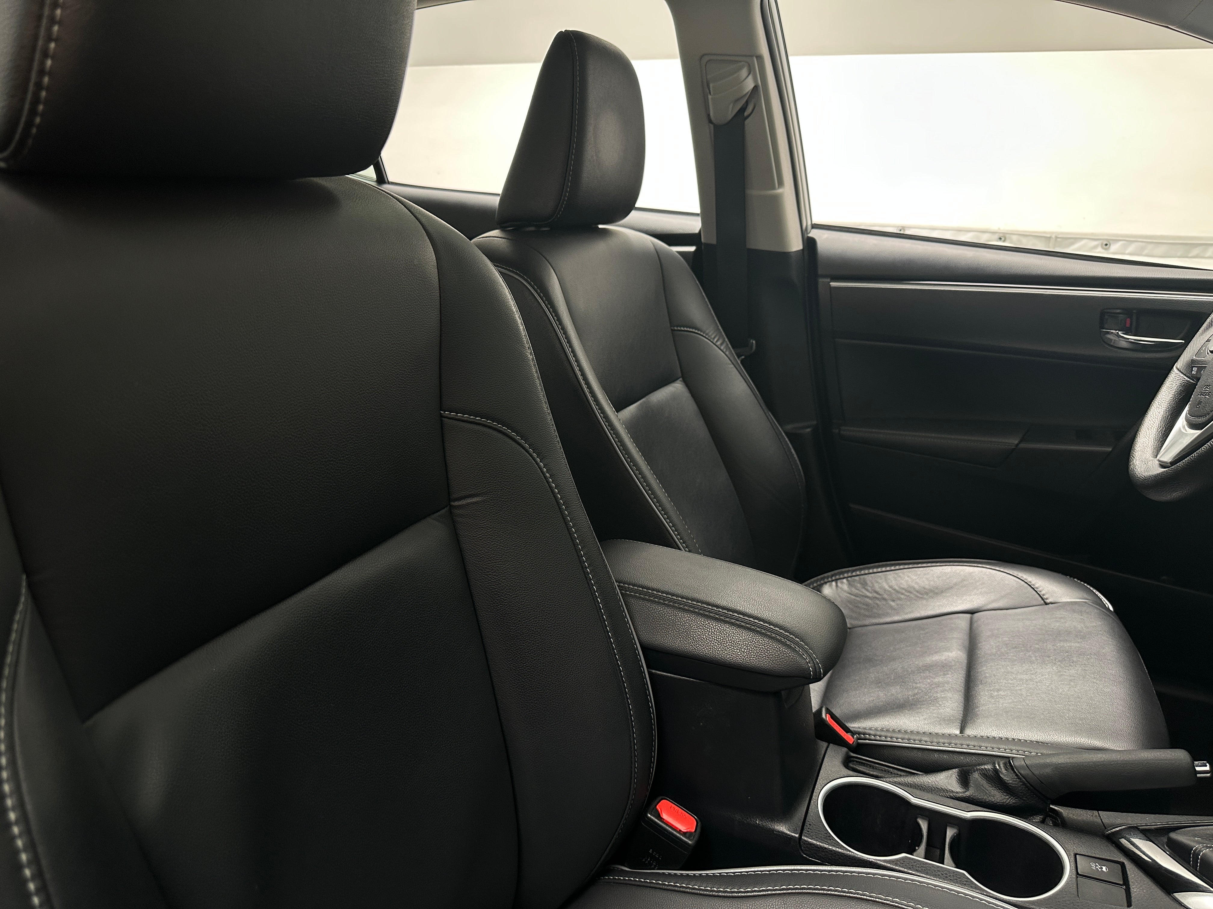 2017 Toyota Corolla XLE 2