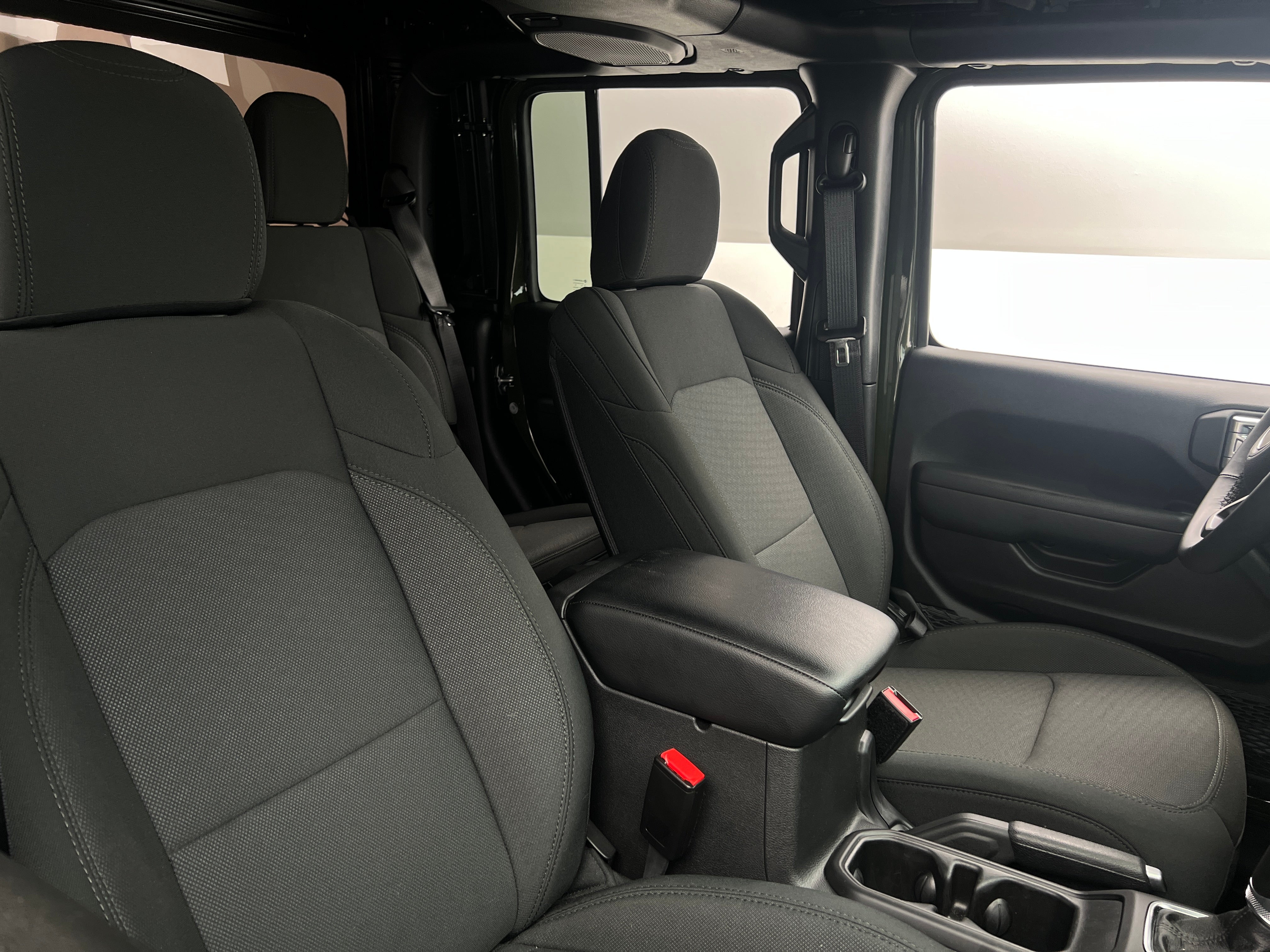 2022 Jeep Gladiator Sport S 2