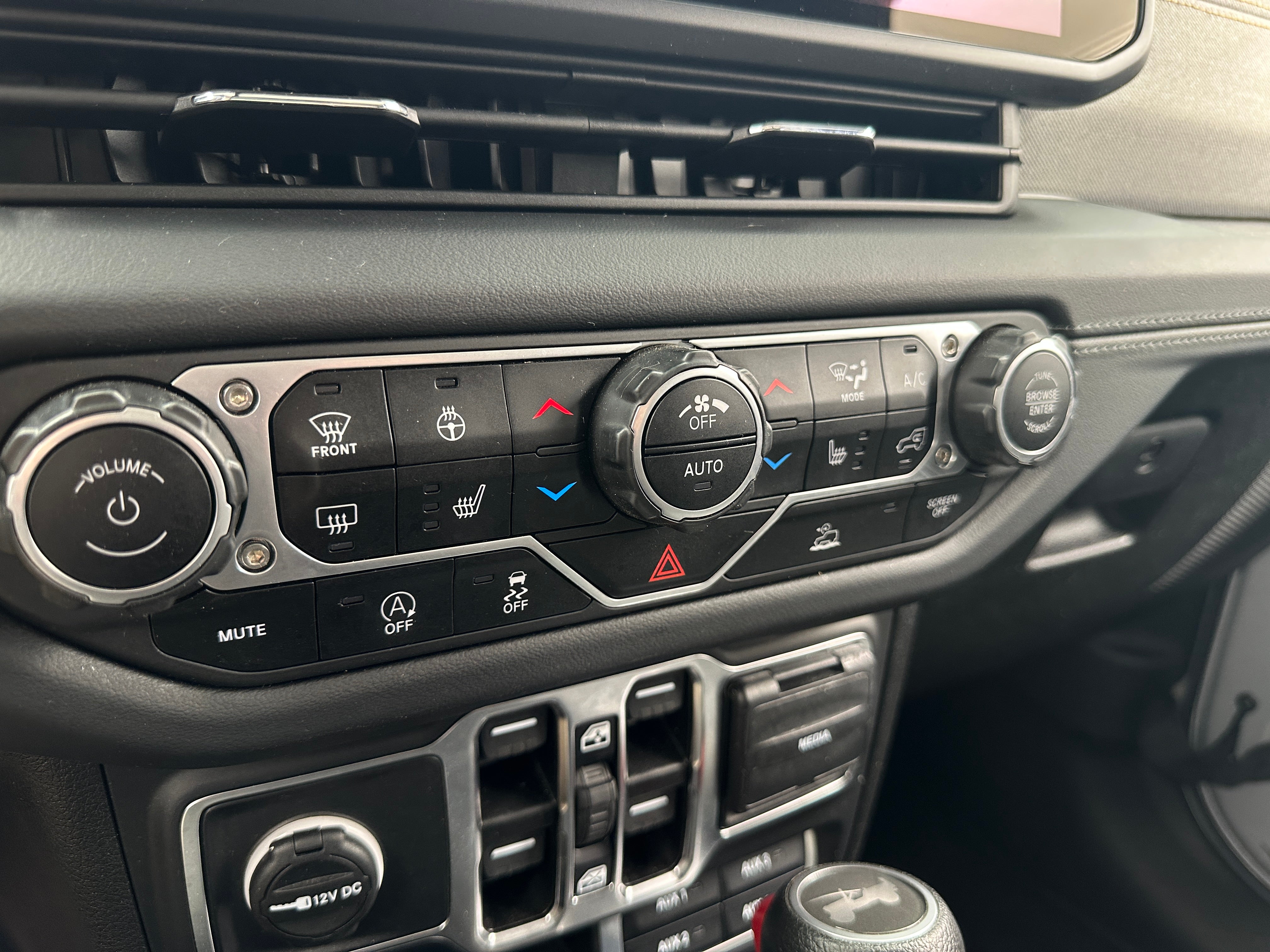 2024 Jeep Wrangler Sahara 4