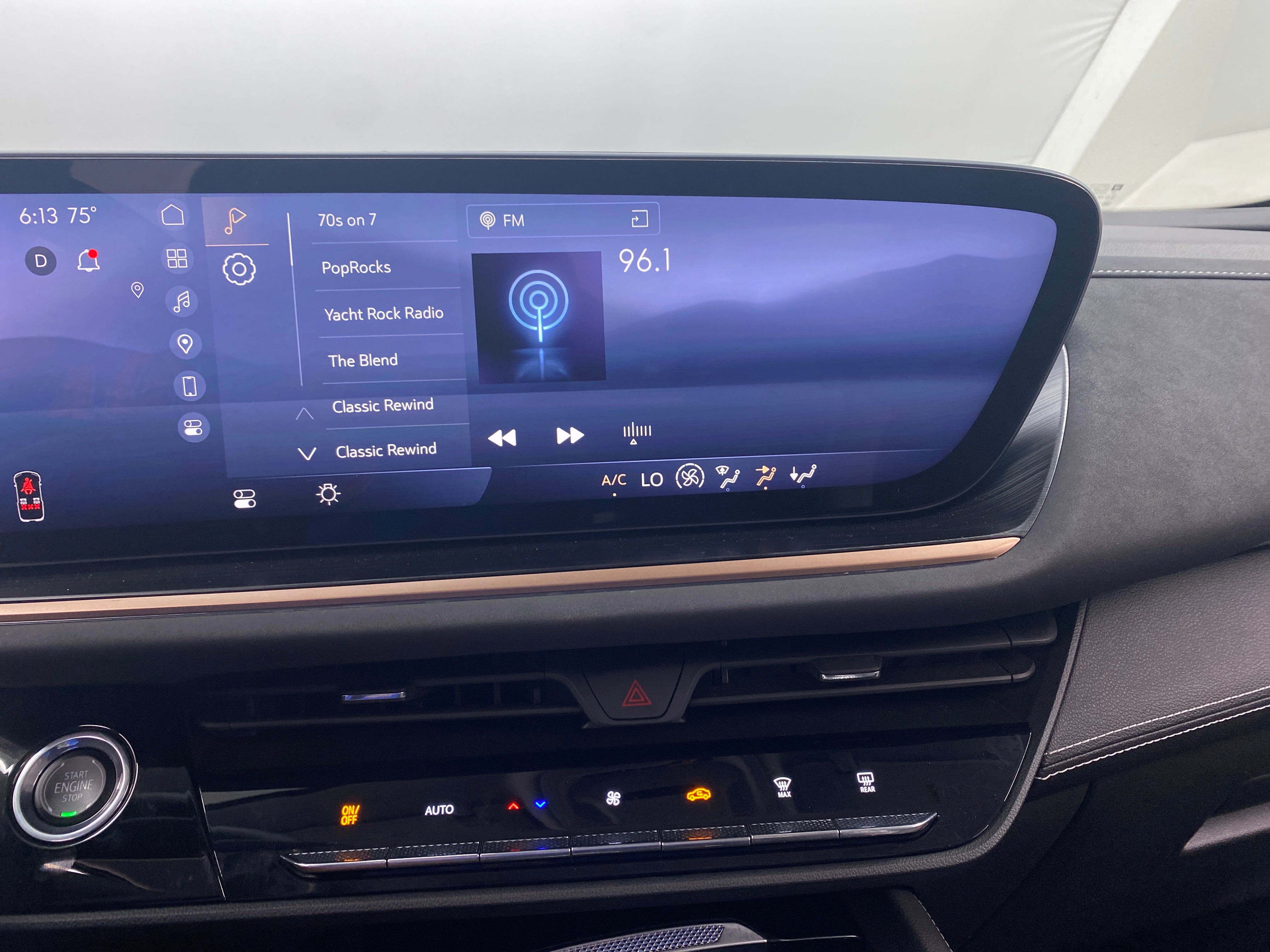 2024 Buick Envision Sport Touring 3