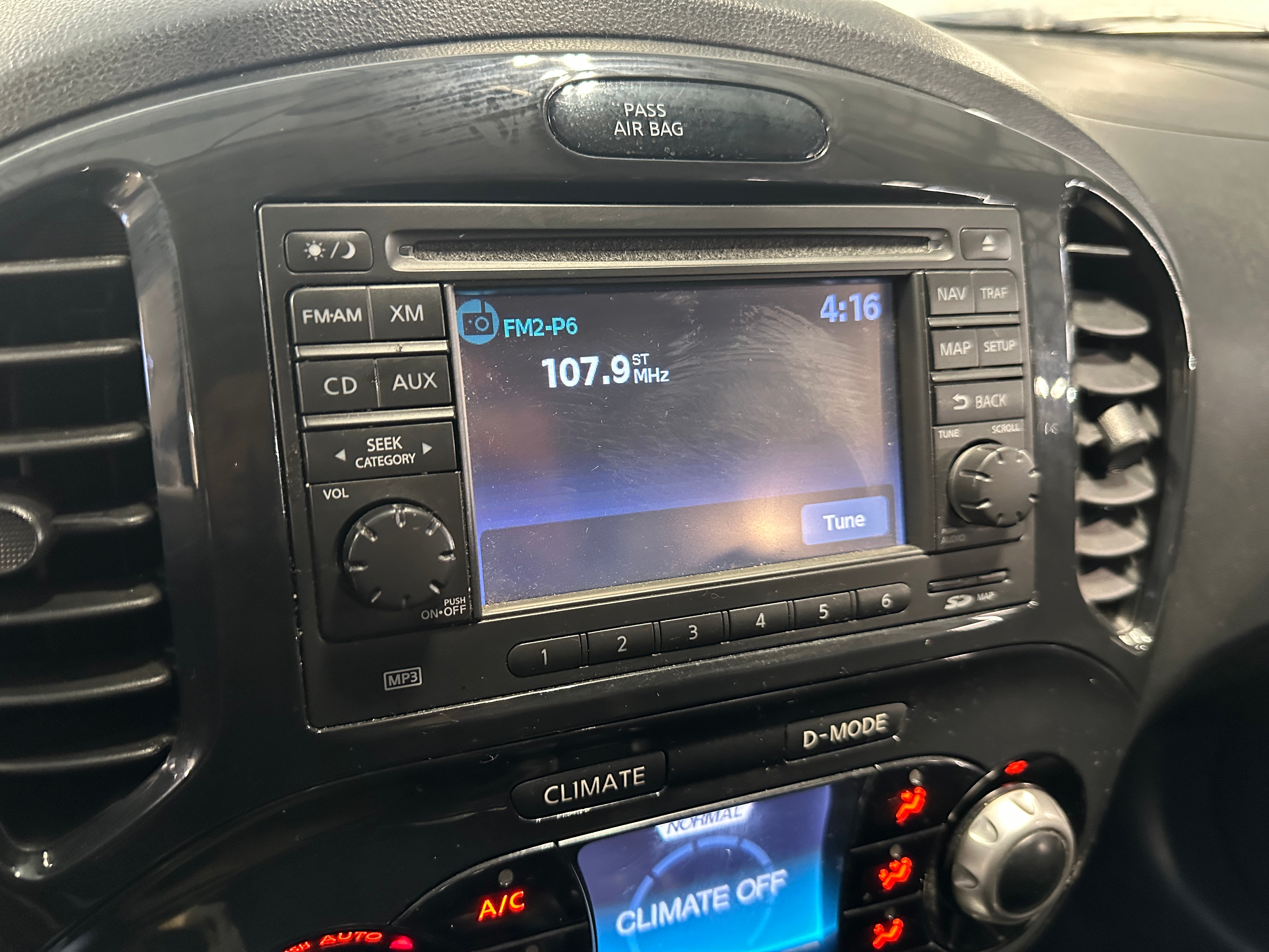 2012 Nissan Juke SL 3
