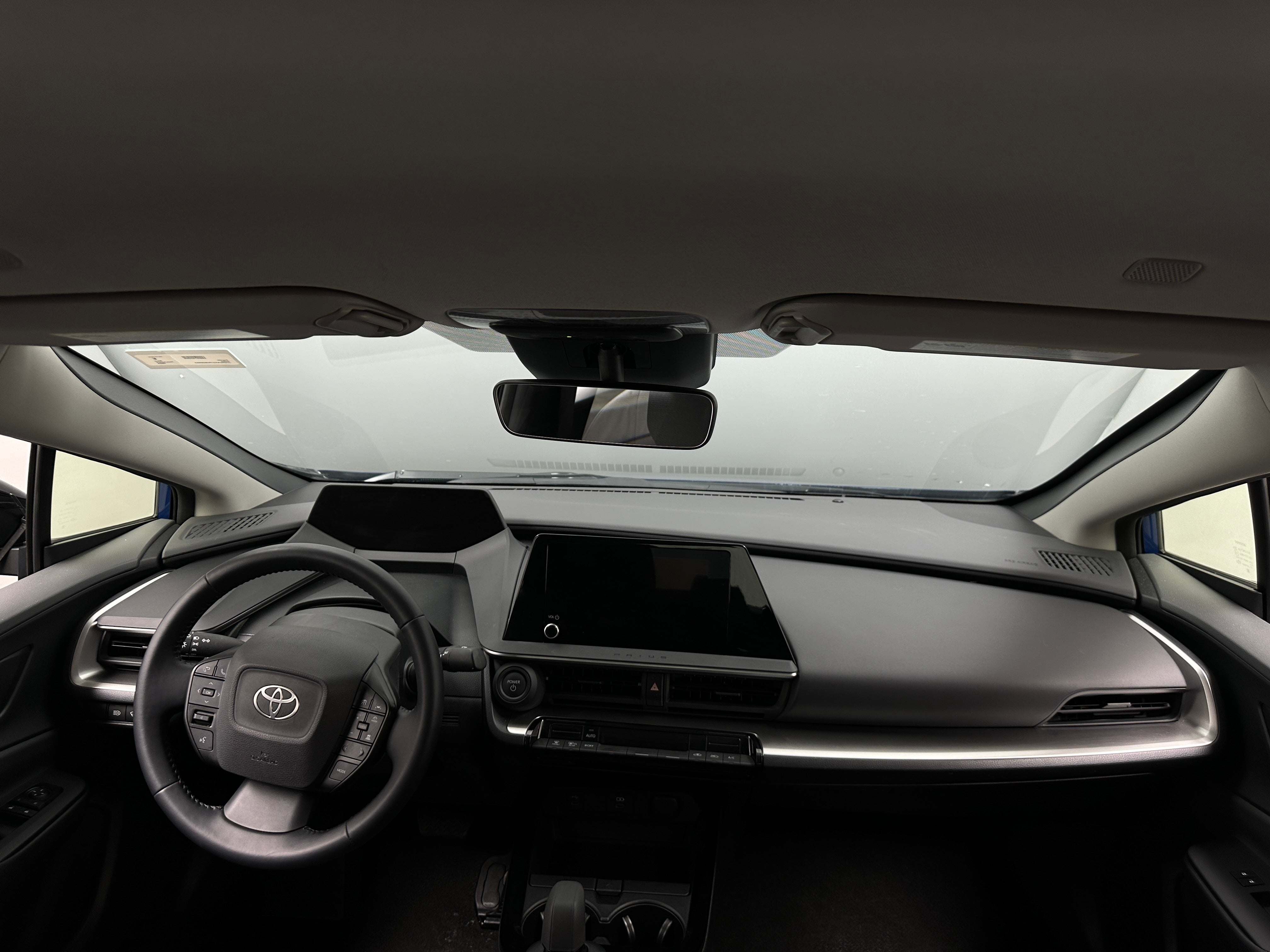 2024 Toyota Prius LE 3