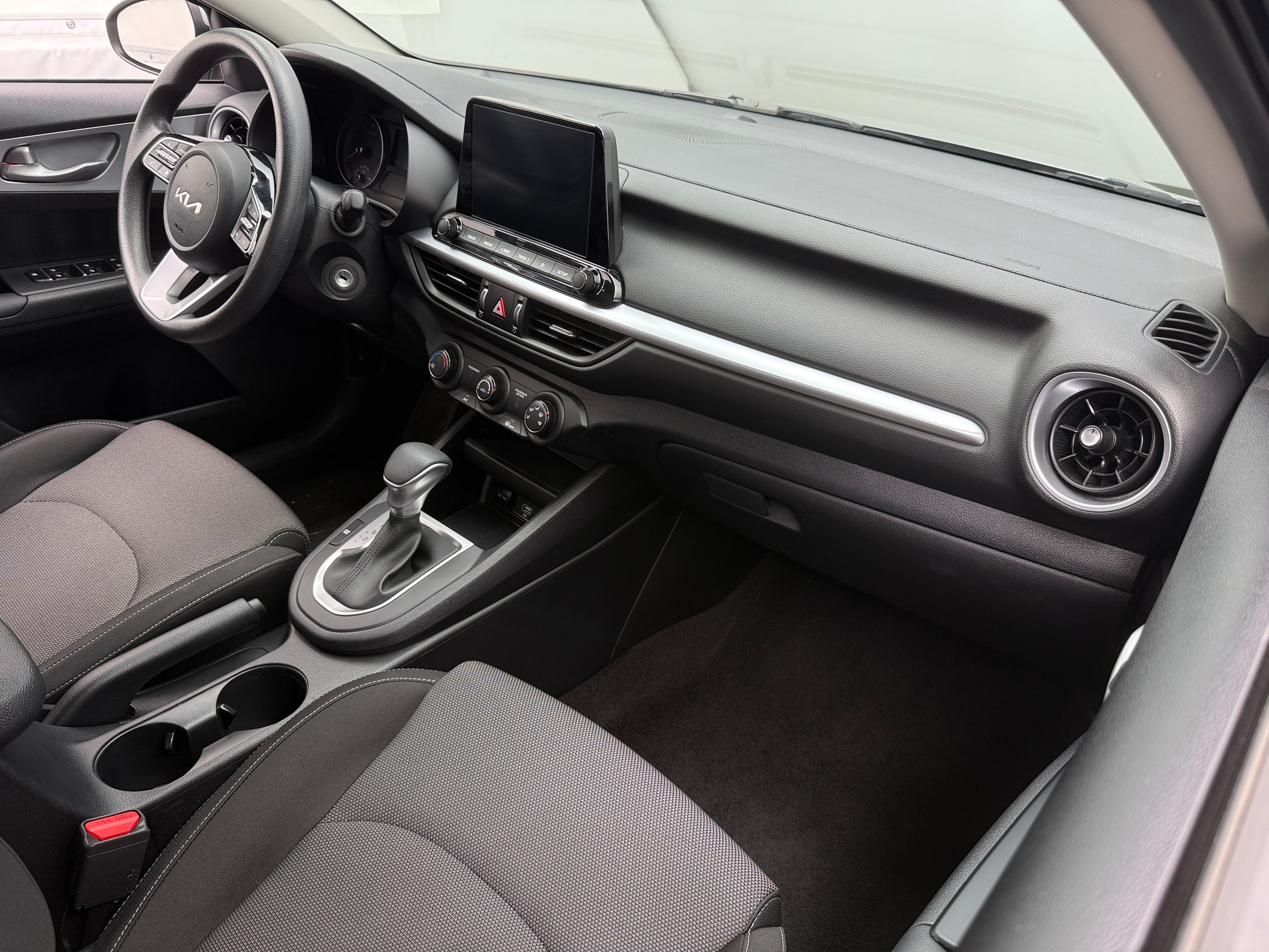 2024 Kia Forte LXS 3