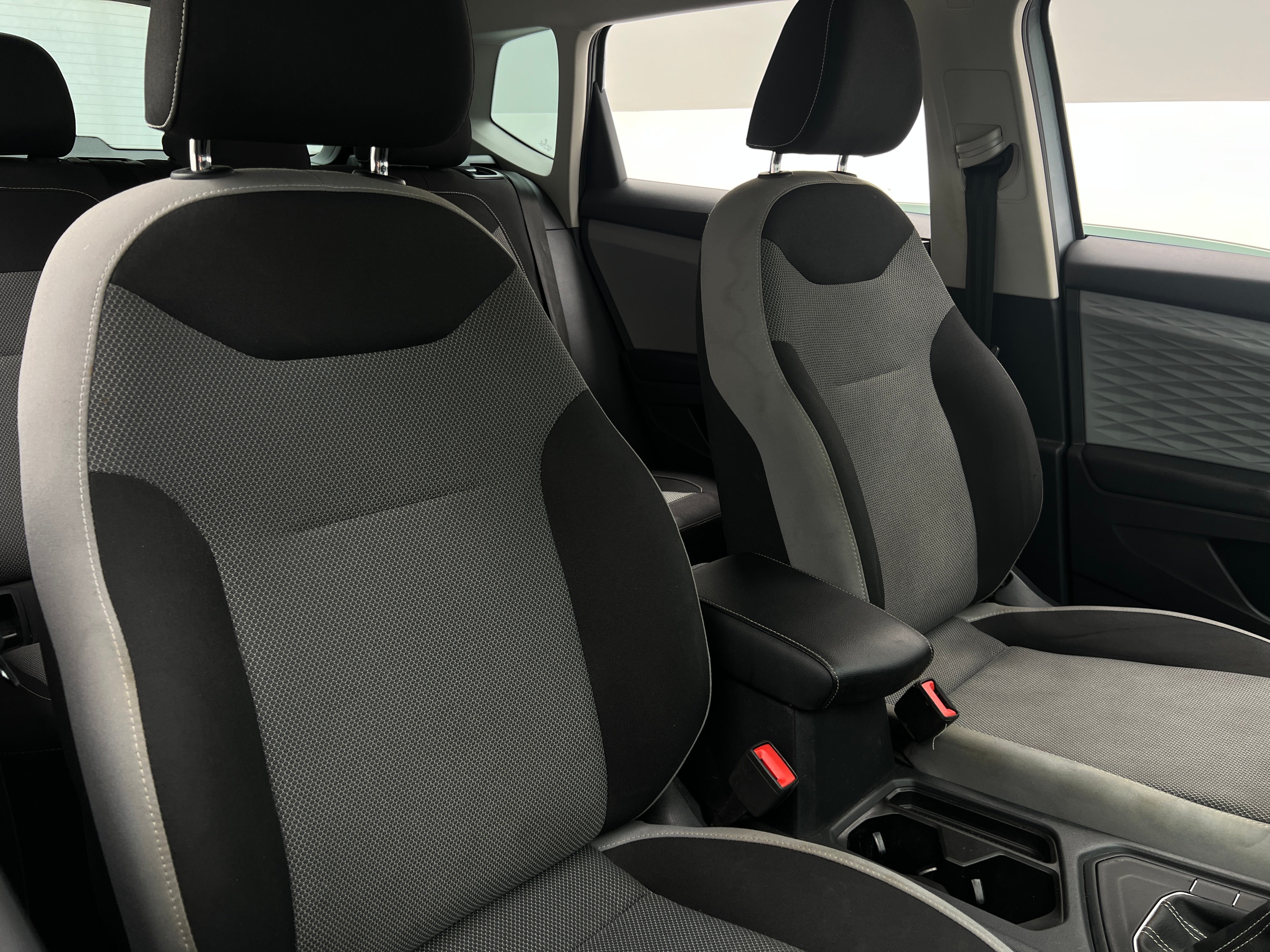 2022 Volkswagen Taos S 2