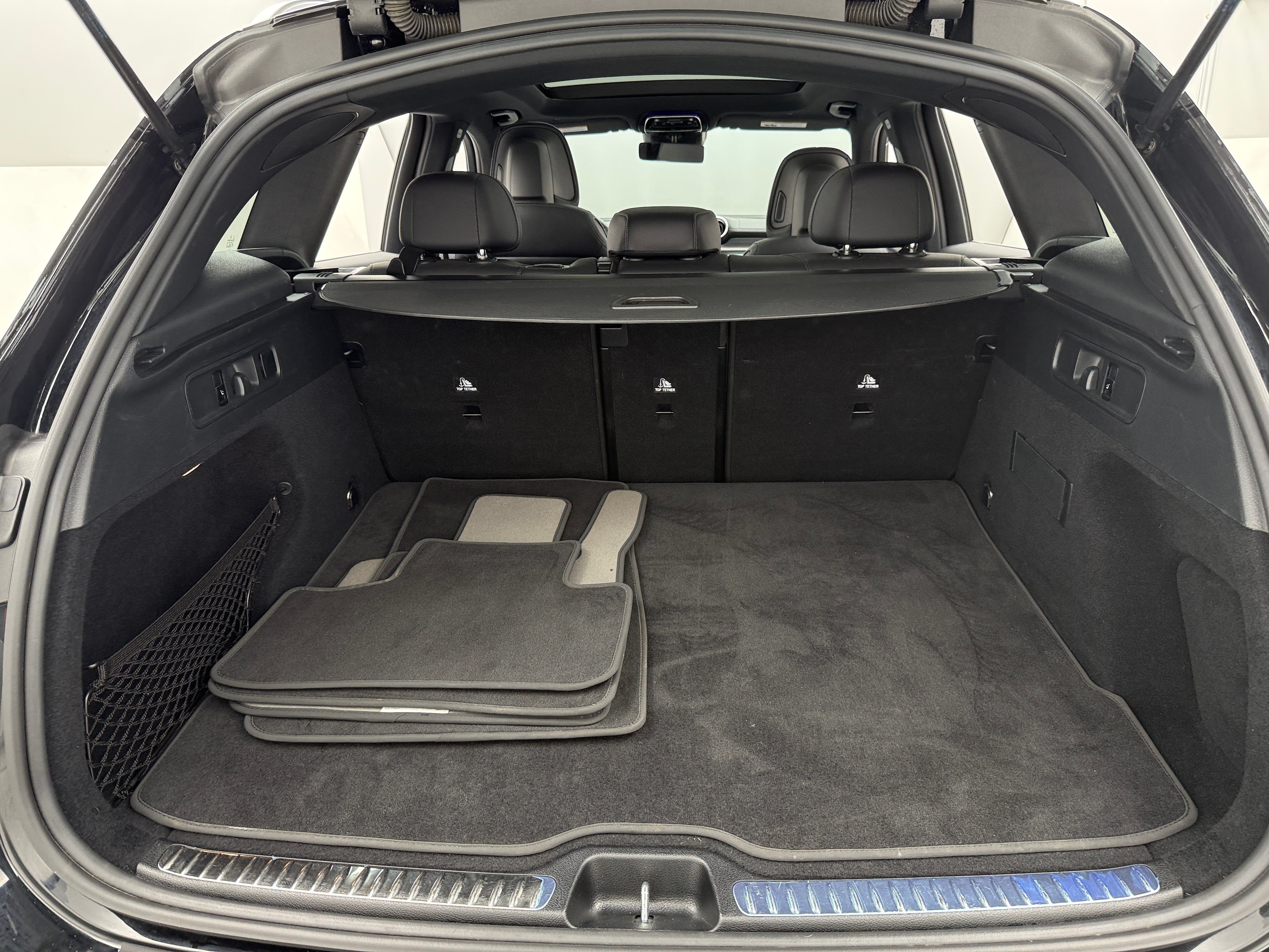 2024 Mercedes-Benz GLC 300 7