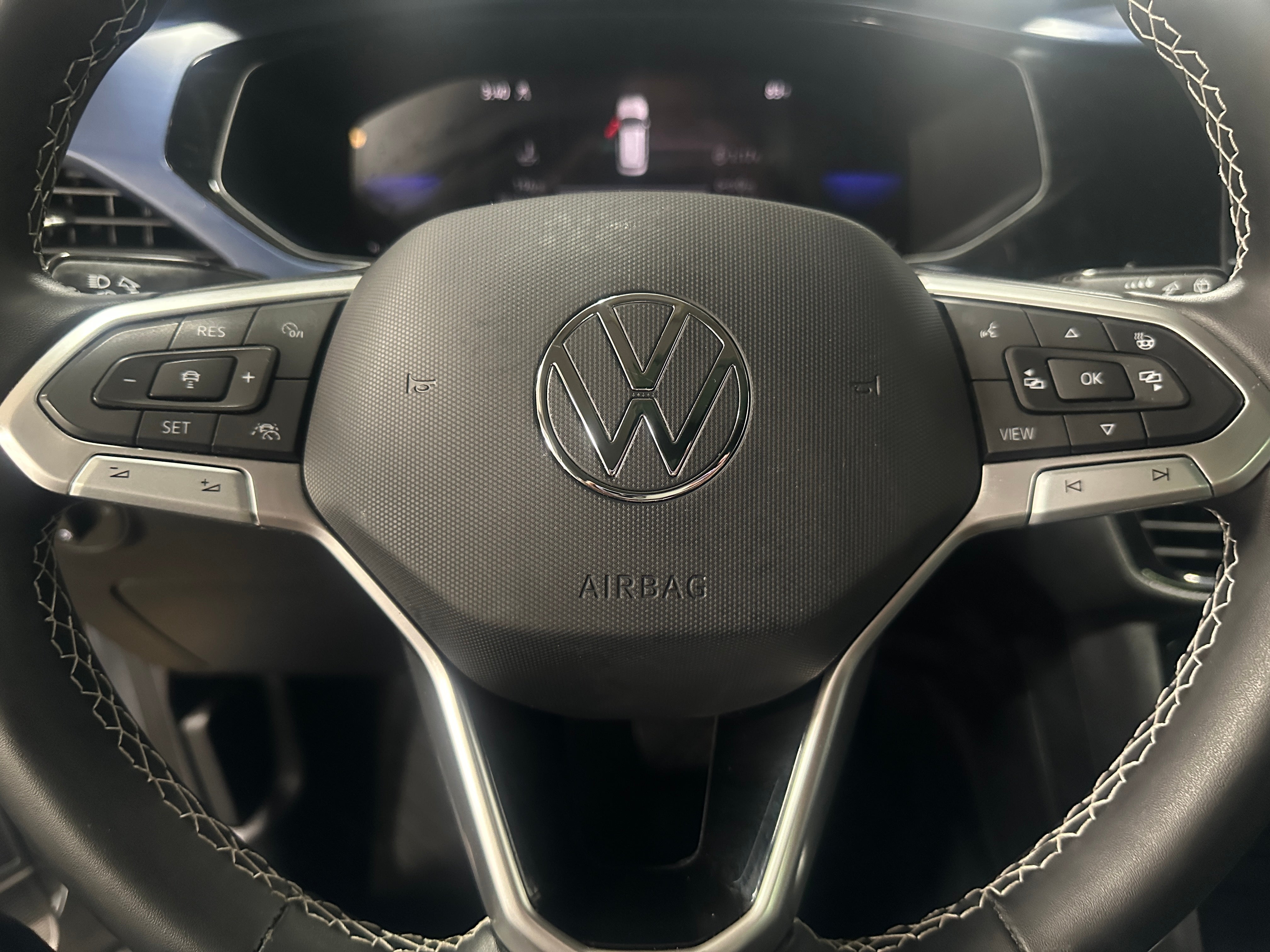 2023 Volkswagen Taos SE 4