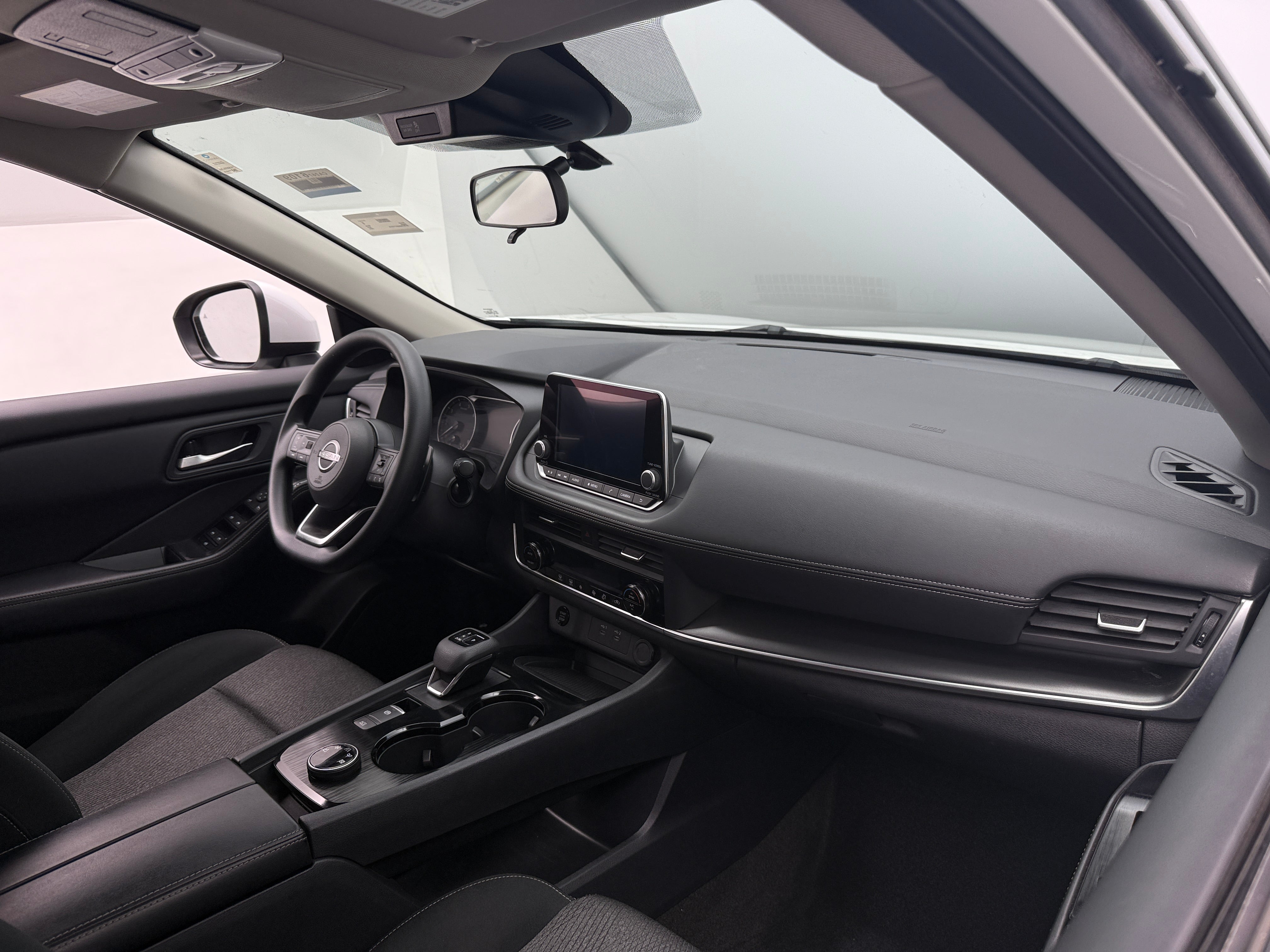 2024 Nissan Rogue SV 3
