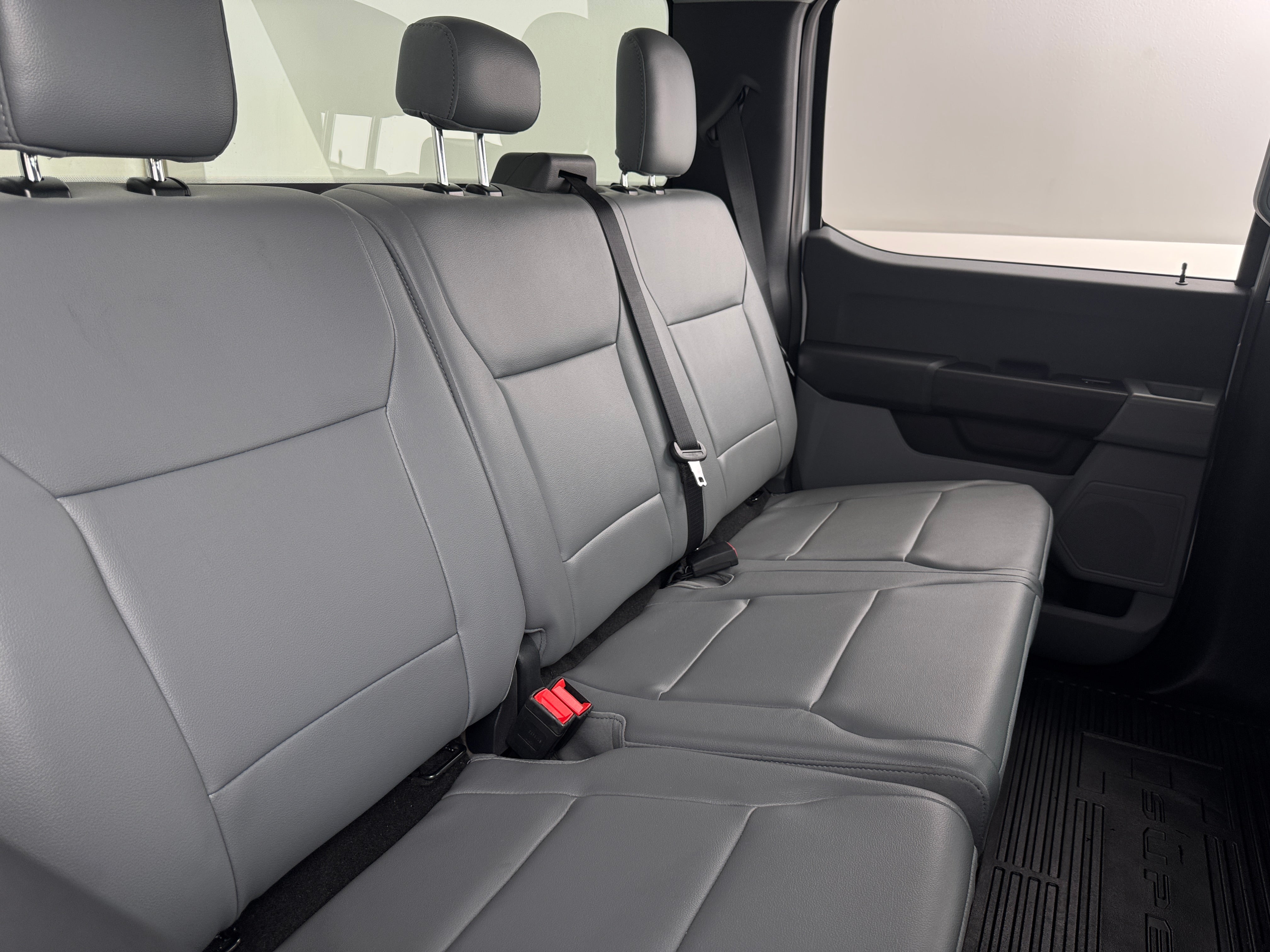 2024 Ford Econoline E-350 5