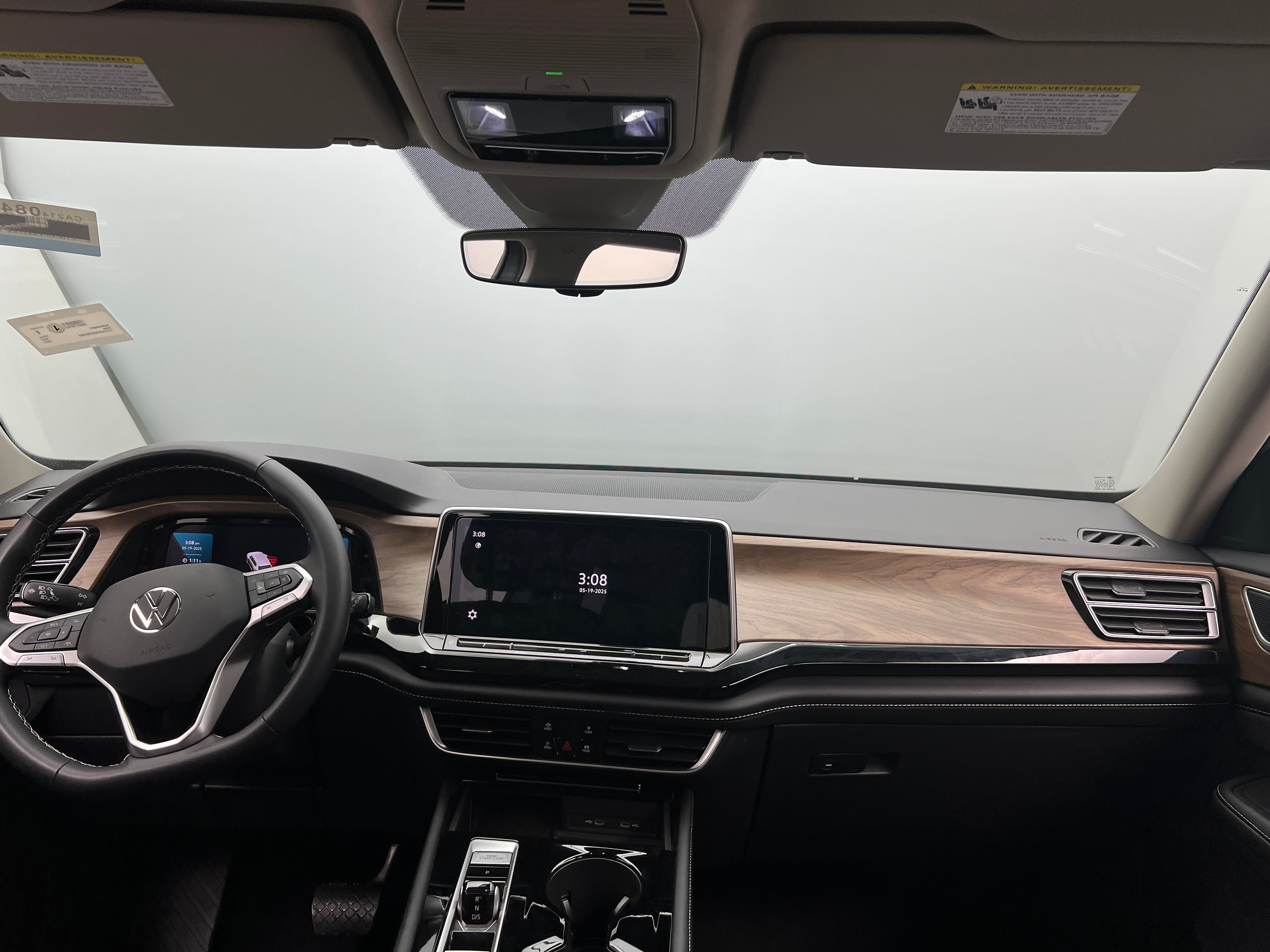 2024 Volkswagen Atlas SE 2