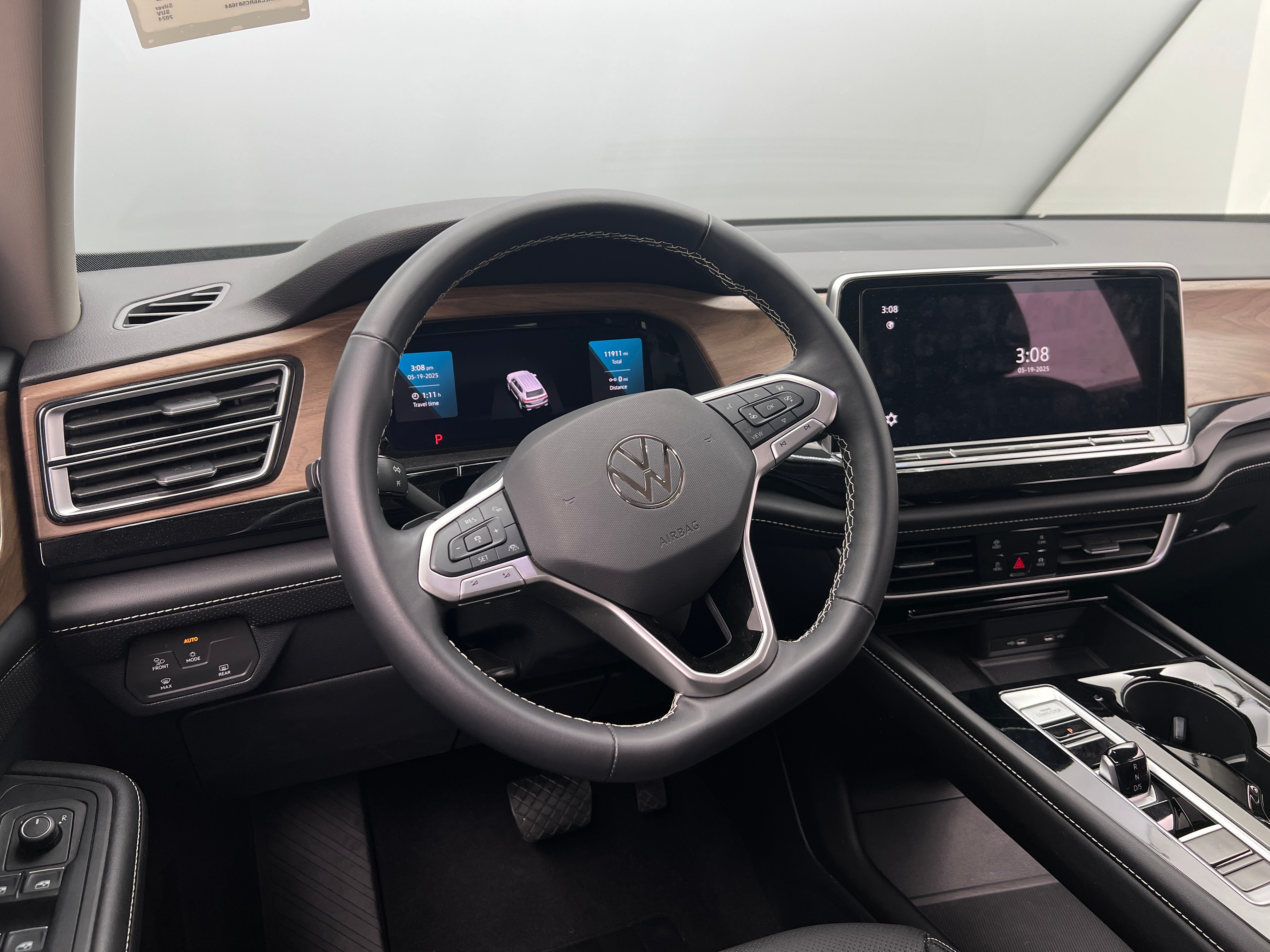 2024 Volkswagen Atlas SE 4