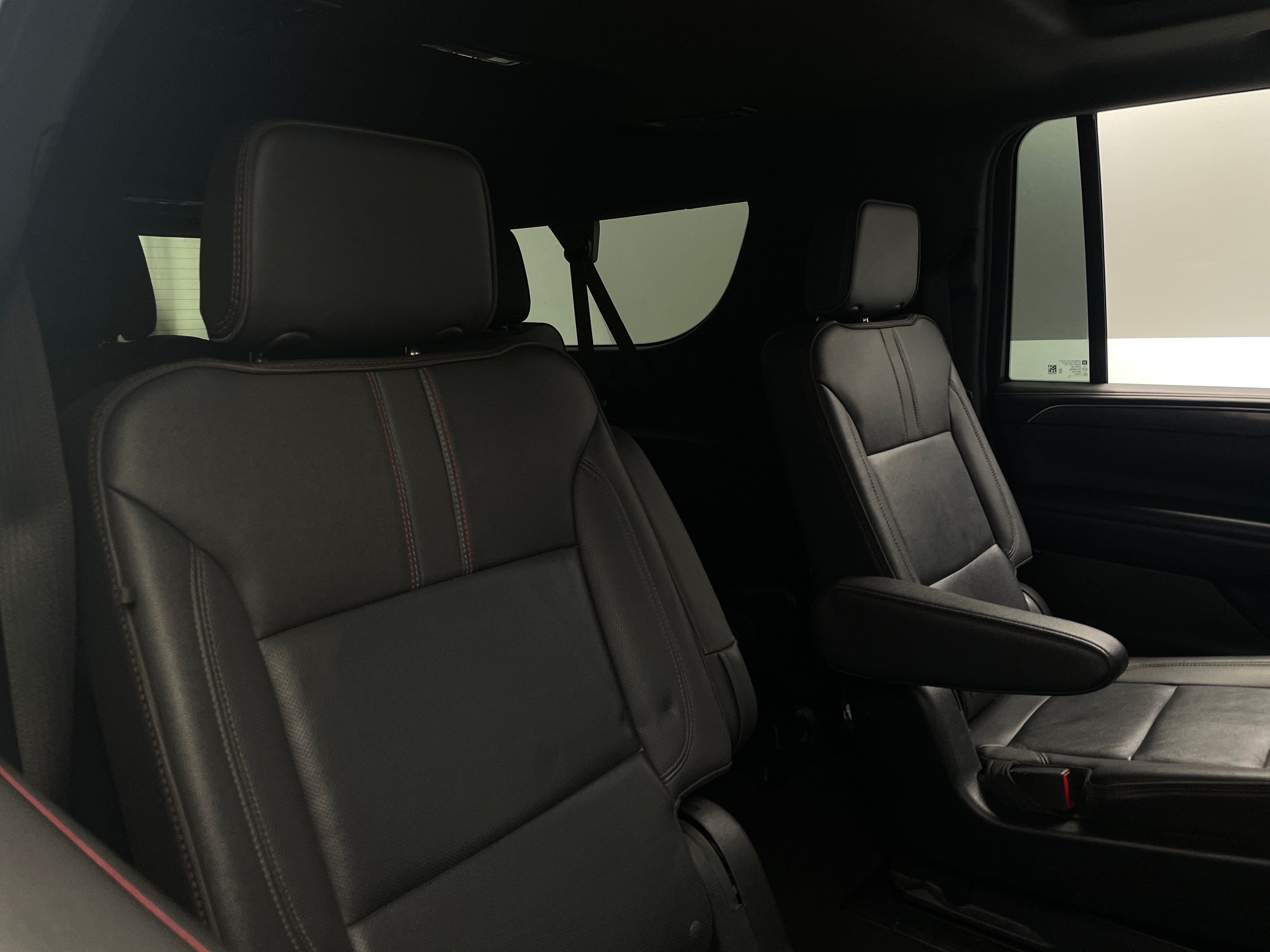 2022 Chevrolet Suburban RST 5