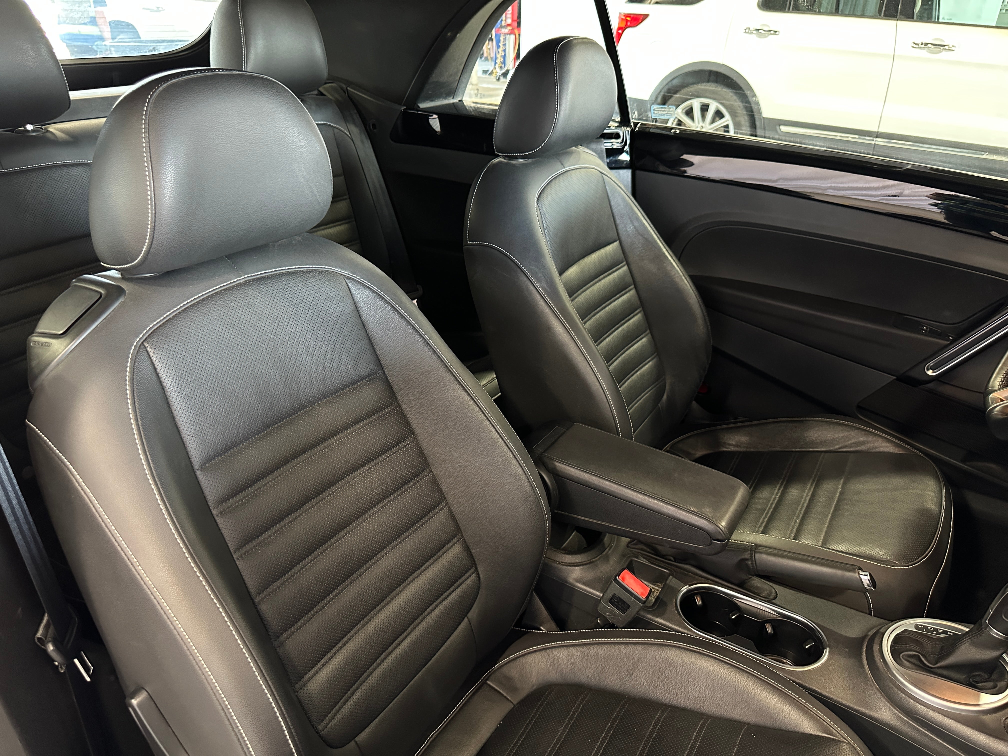 2014 Volkswagen Beetle  2