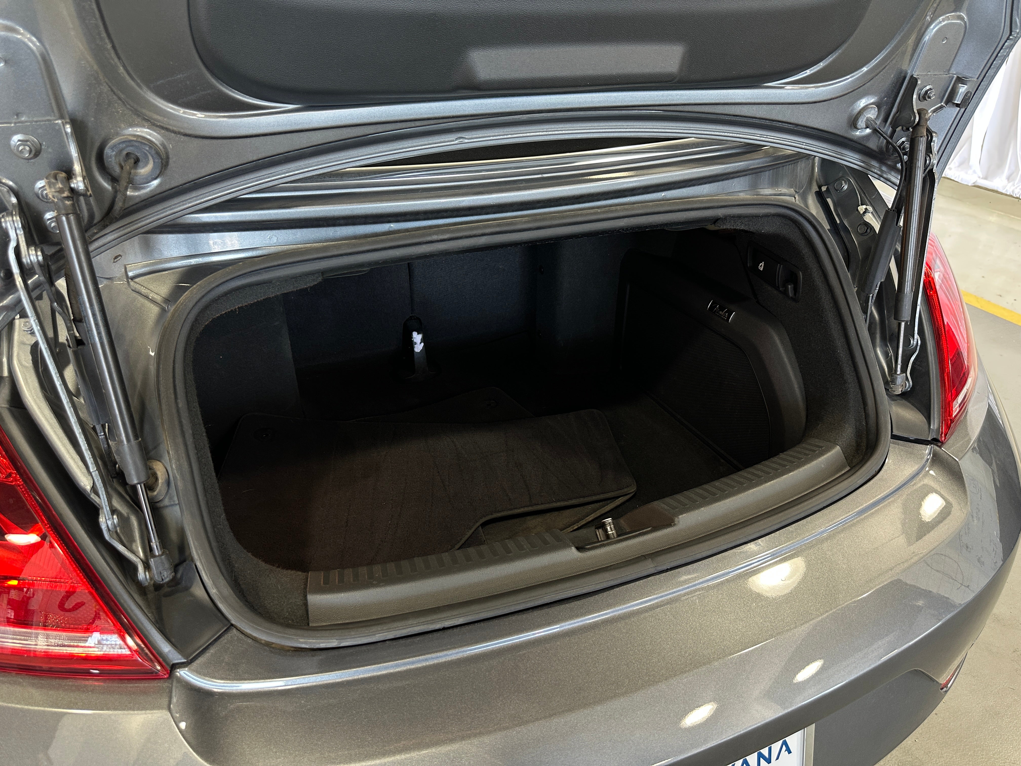 2014 Volkswagen Beetle  7
