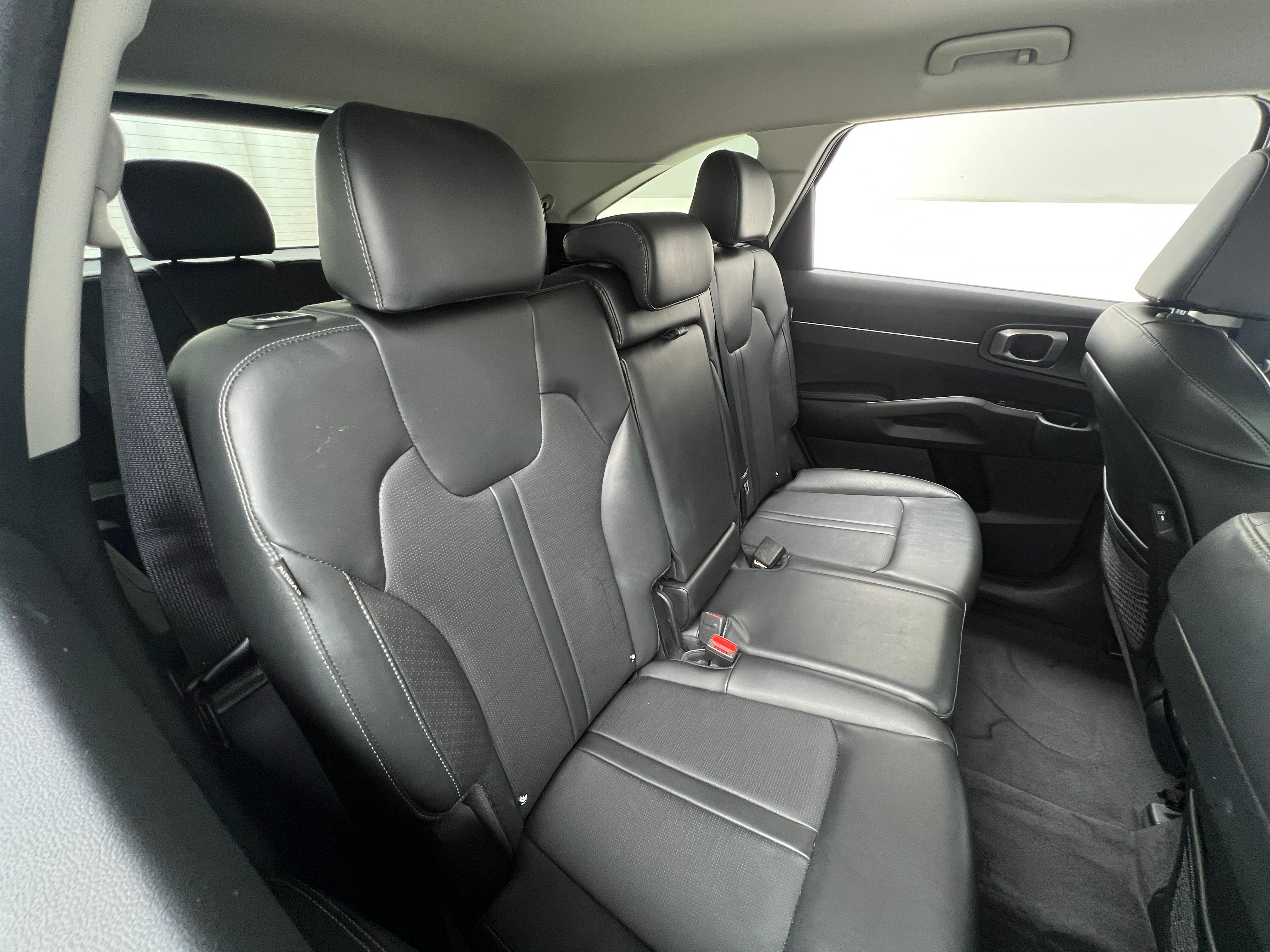 2024 Kia Sorento S 5
