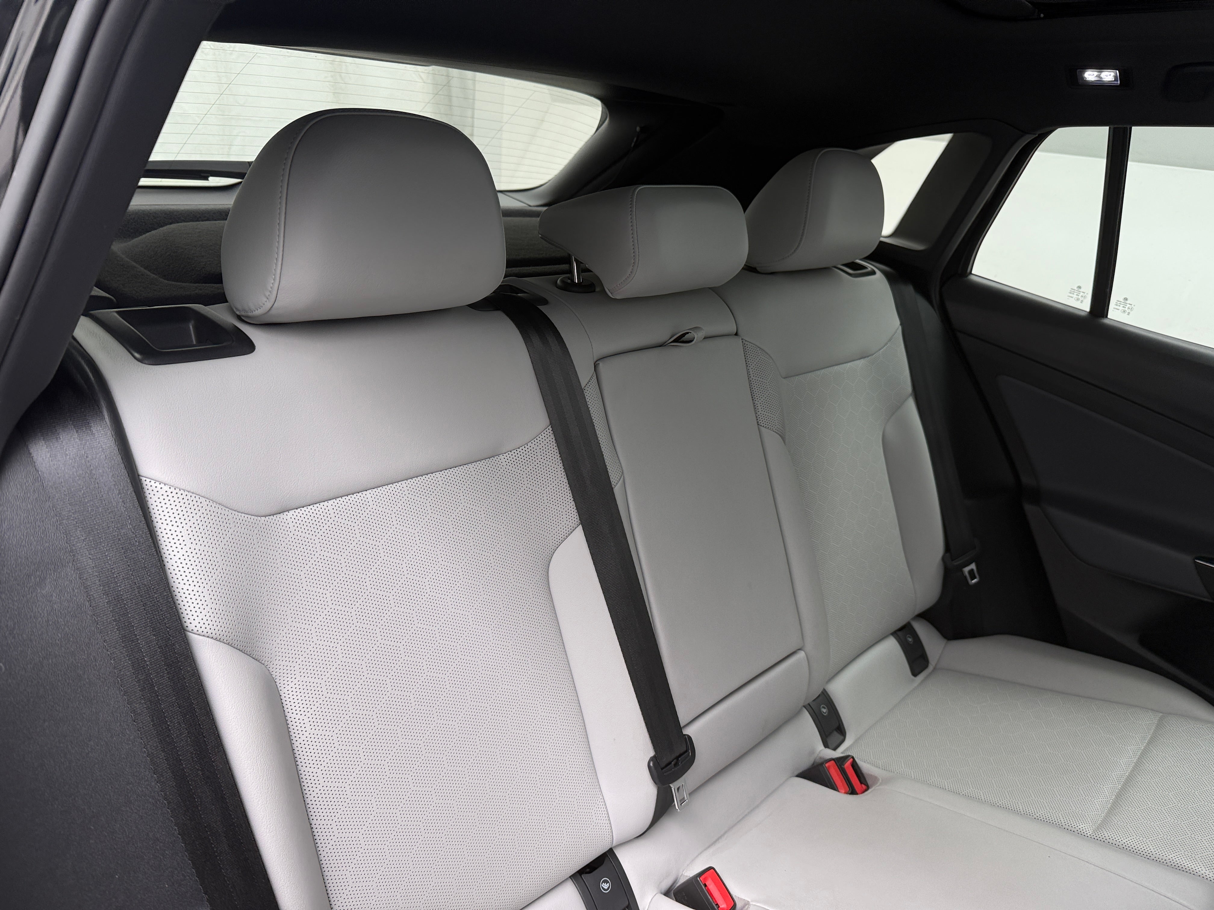 2021 Volkswagen ID.4 Pro S 5