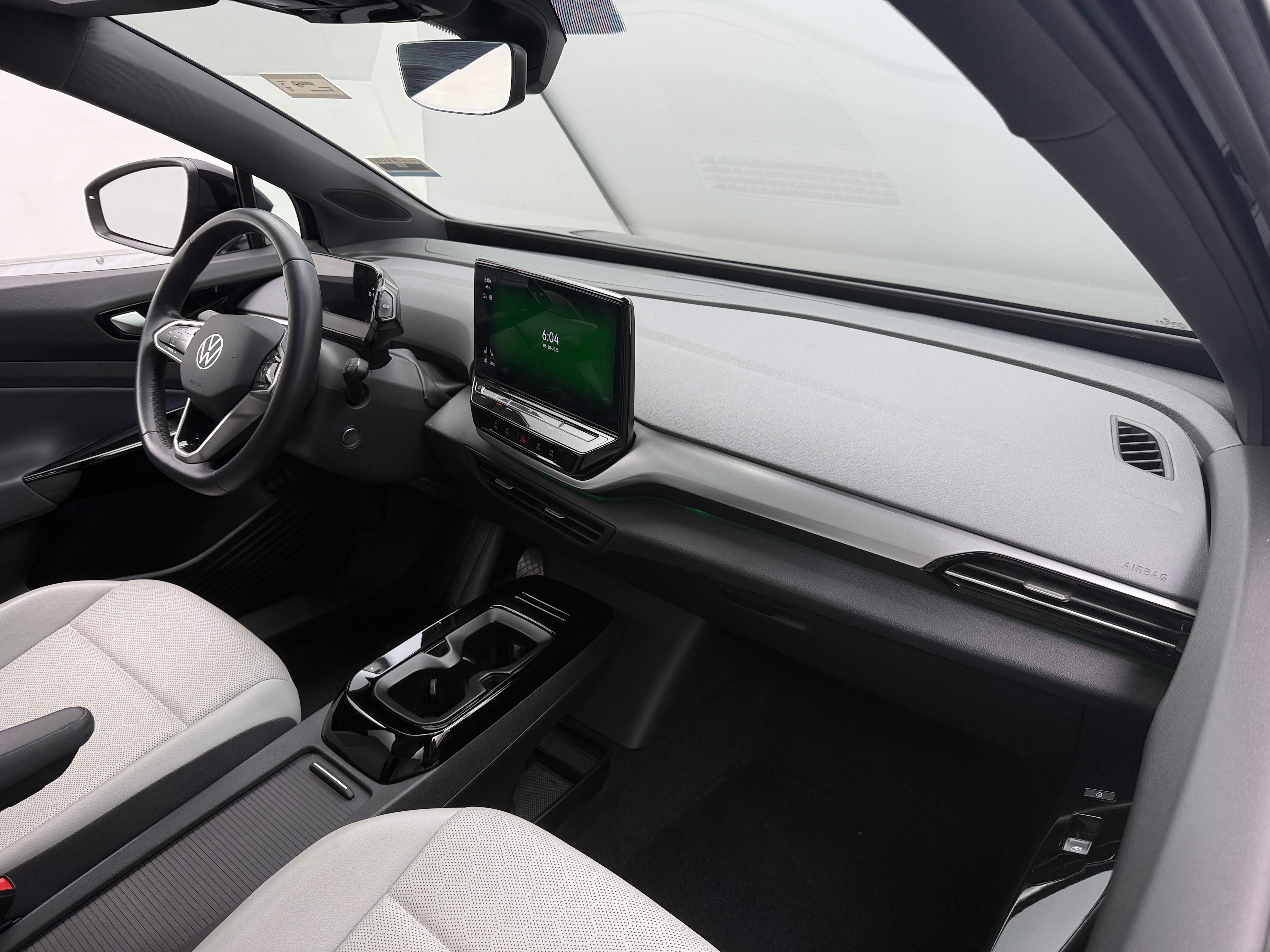 2021 Volkswagen ID.4 Pro S 2