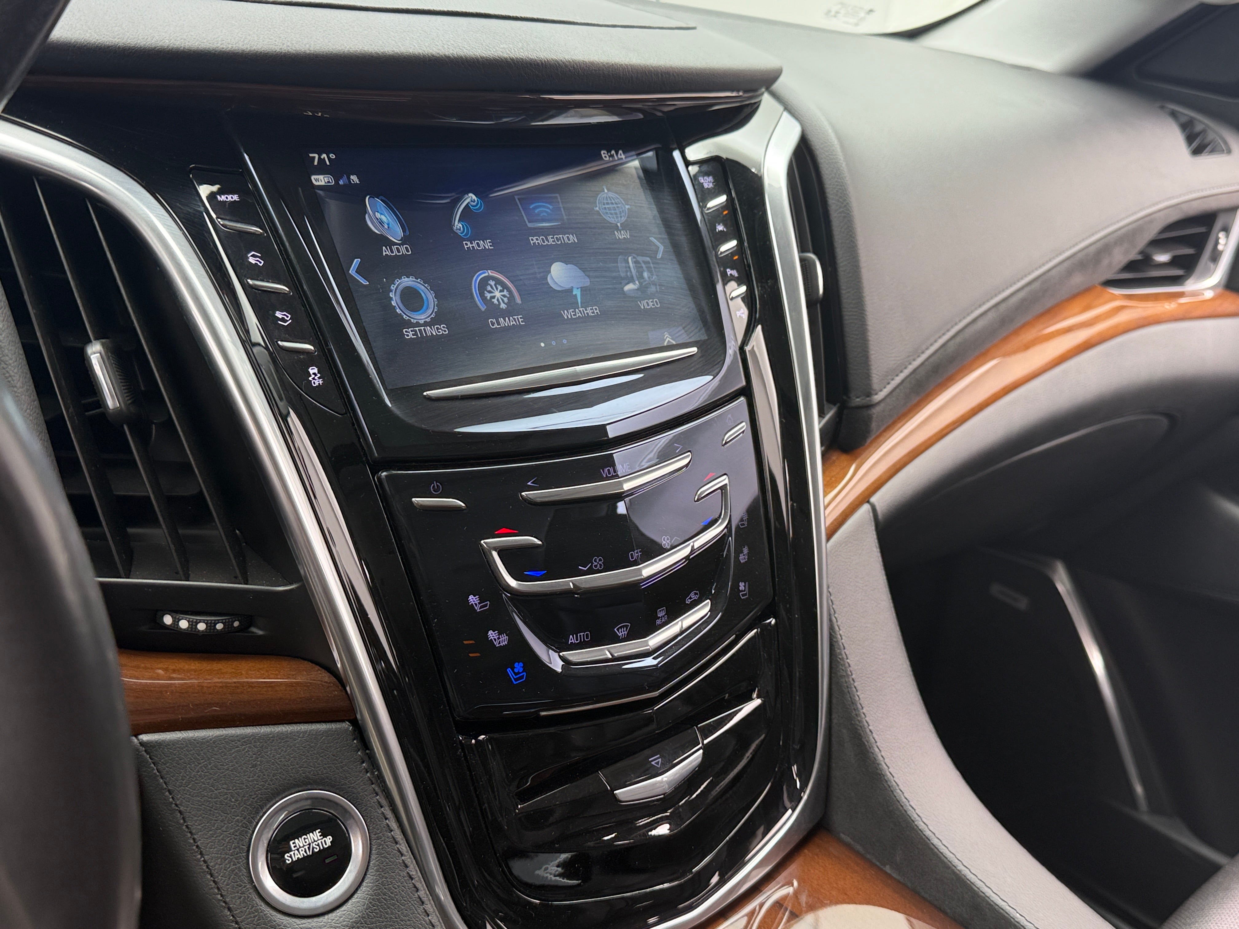 2020 Cadillac Escalade ESV Luxury 3