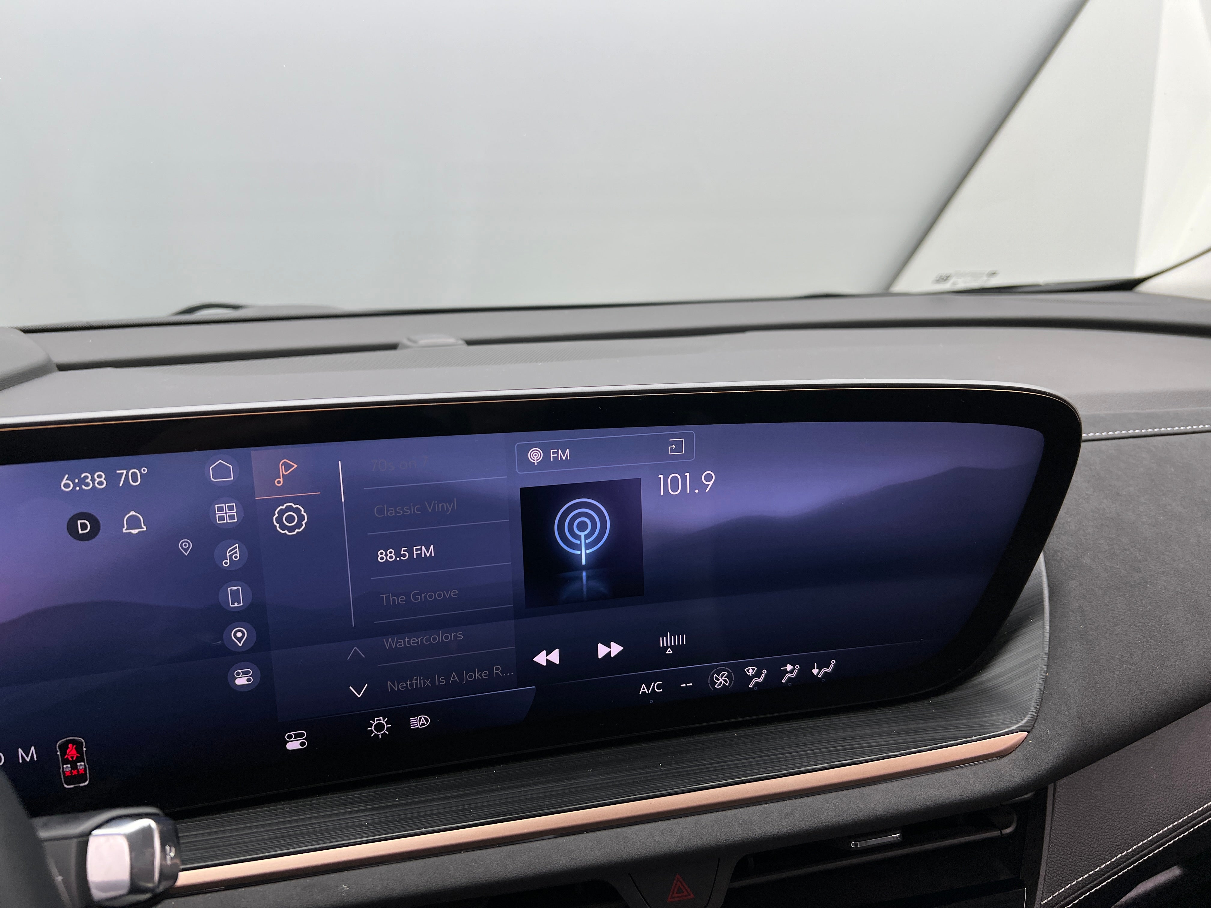 2024 Buick Envision Sport Touring 3